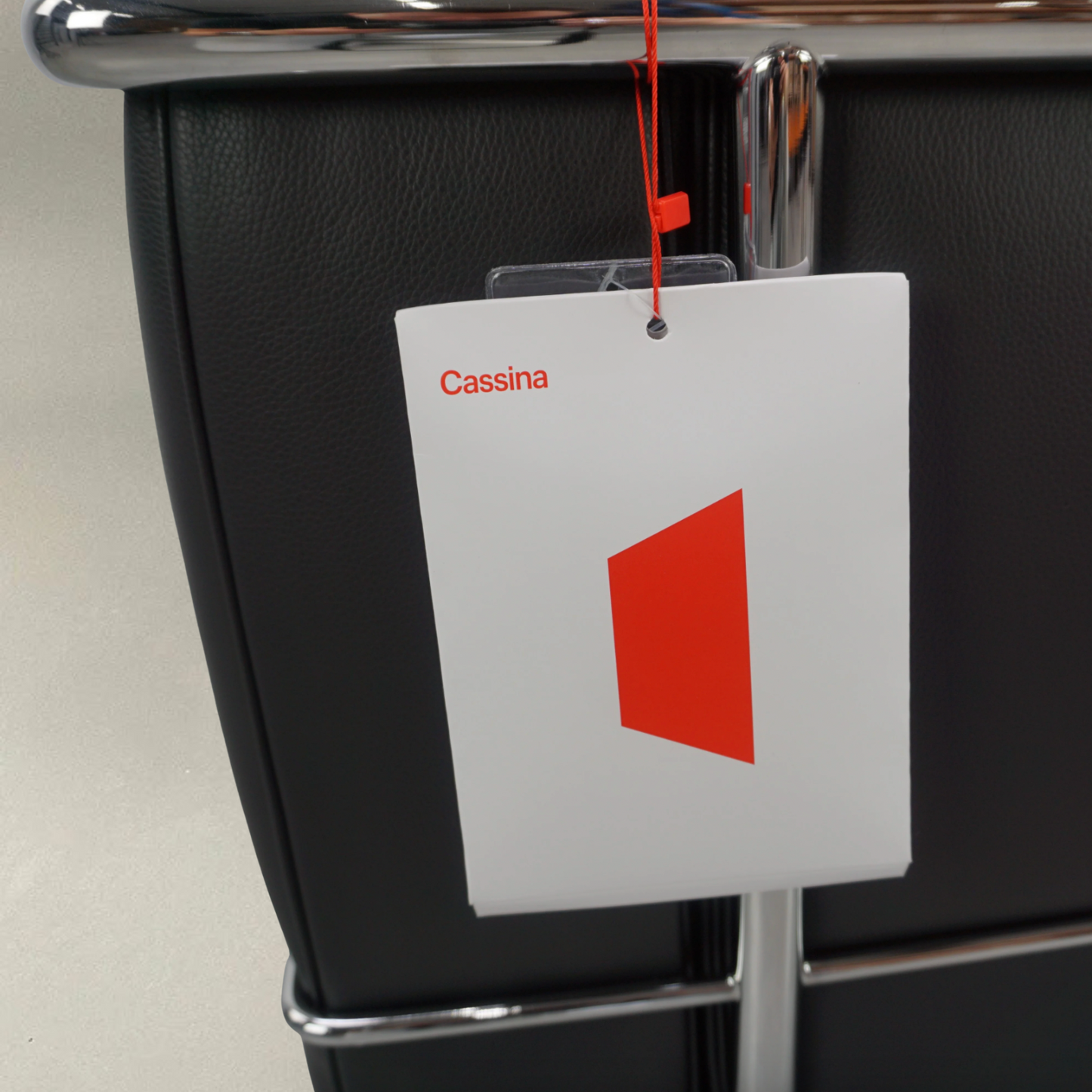Cassina LC2 Sessel aus schwarzem Leder mit verchromtem Stahlrohrgestell und Originaletikett
