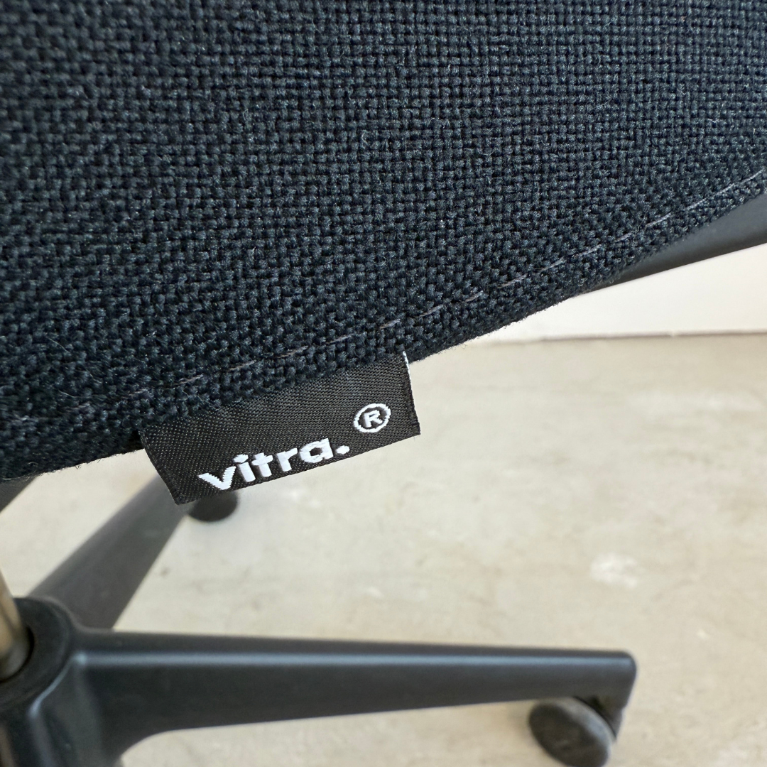 Vitra AM Chair schwarz