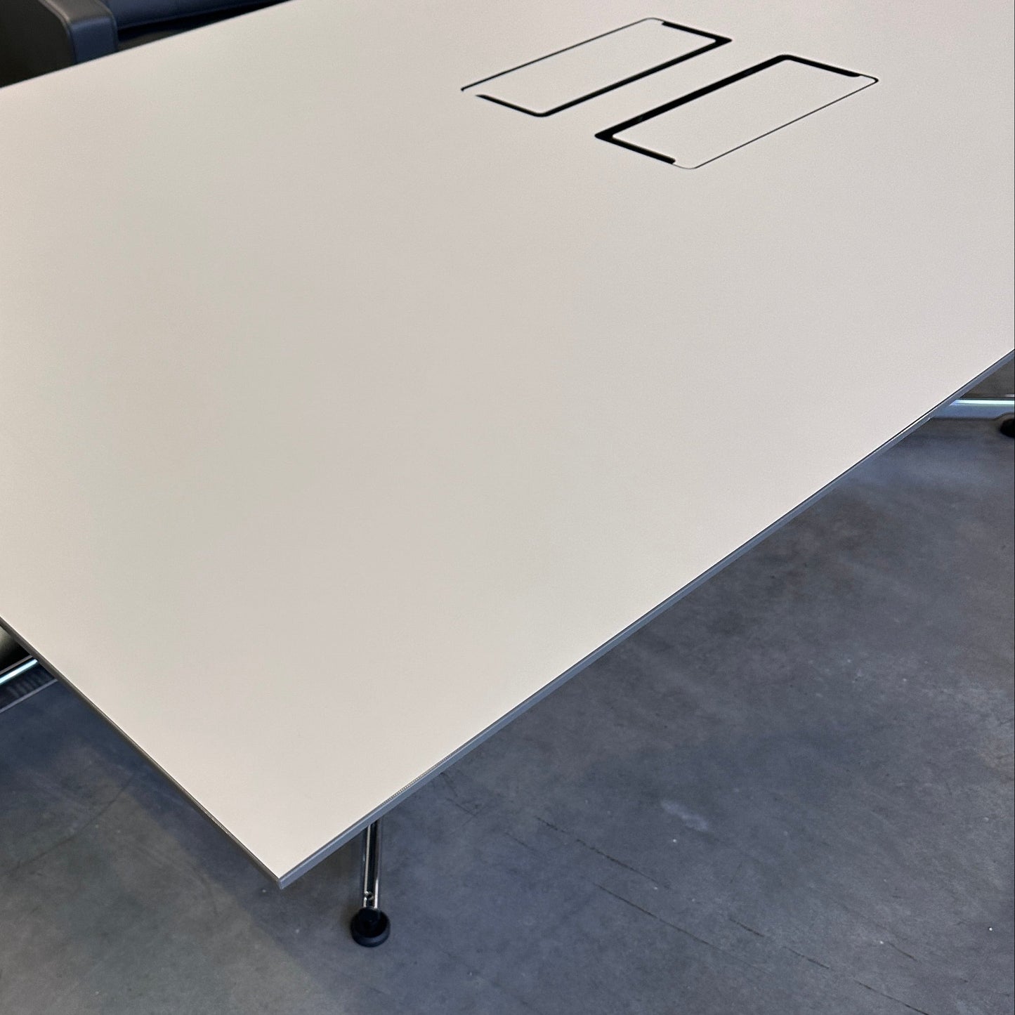 USM Haller Kitos E Konferenztisch 220x120cm (elektrisch höhenverstellbar)