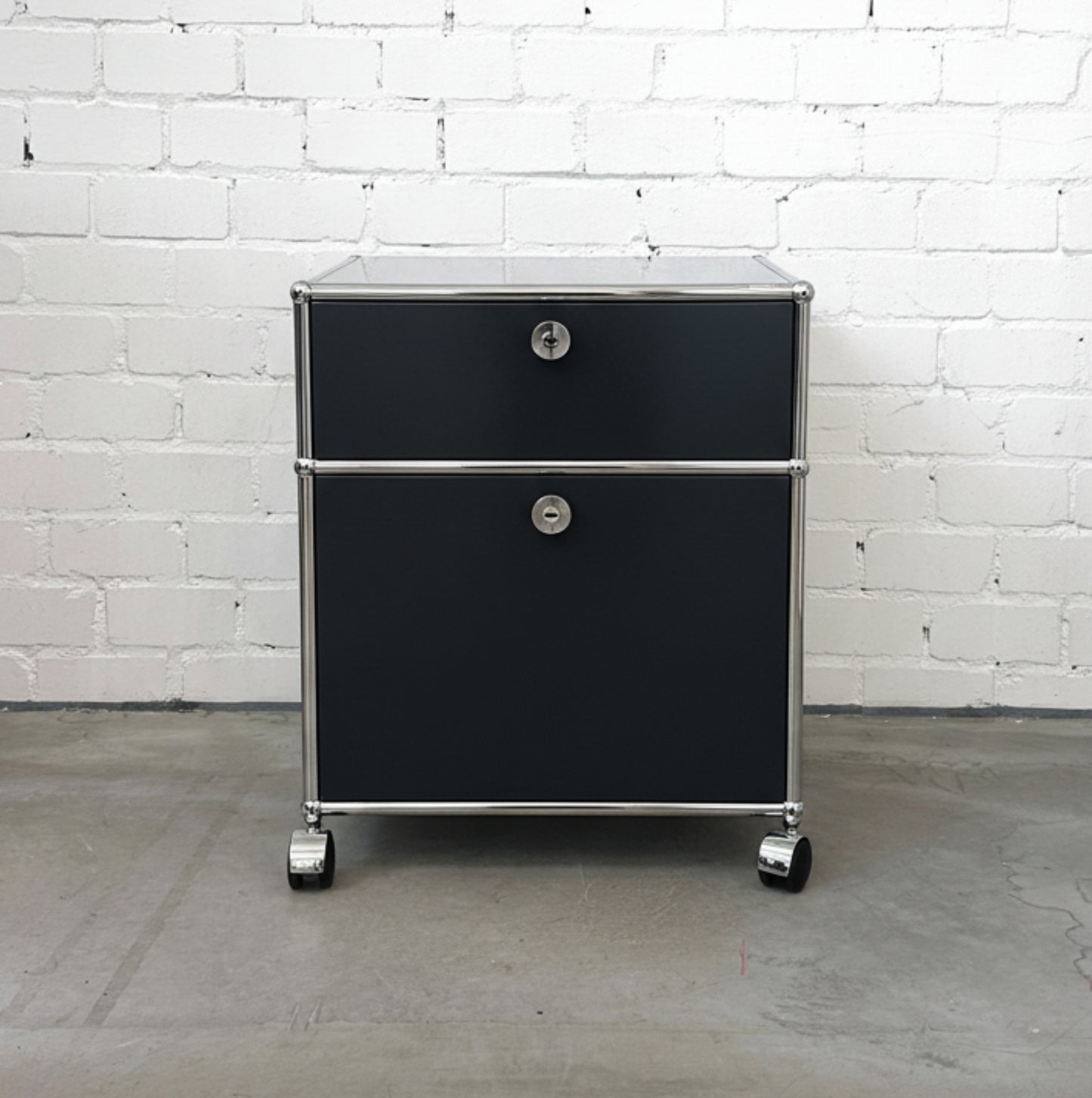 USM Haller Rollcontainer 1 Klappe, 1 Auszug schwarz