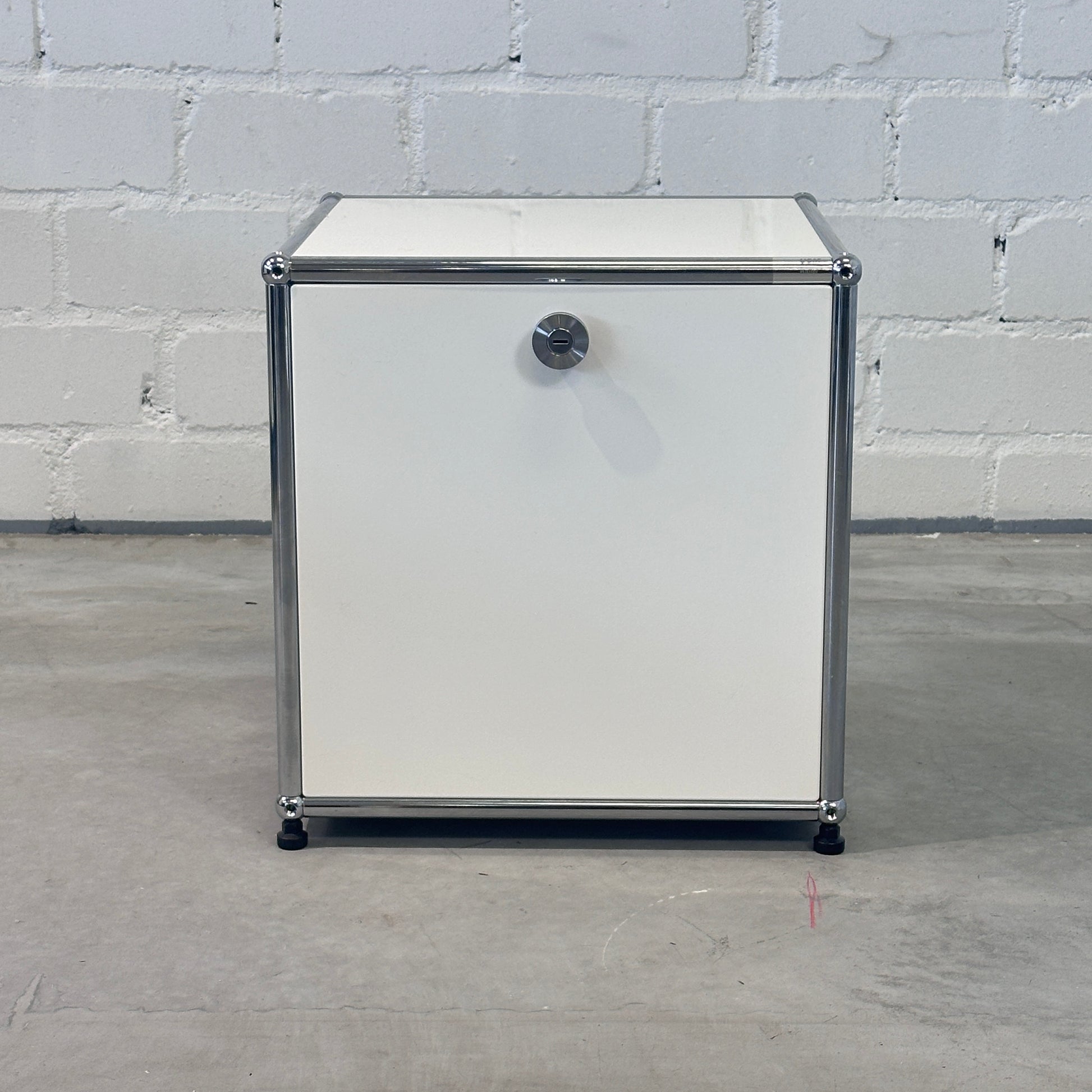 1x1 Druckermöbel 395x395mm mit 1 Klappe und 5 Kabeldurchlässe