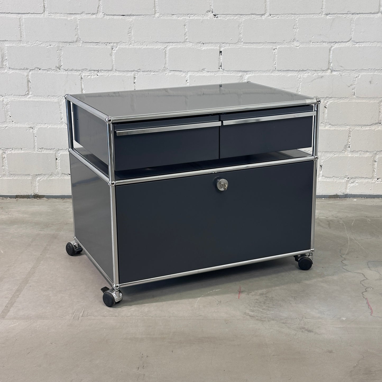 USM Haller Doppelrollcontainer 1 Auszug 2 Schubladen anthrazitgrau