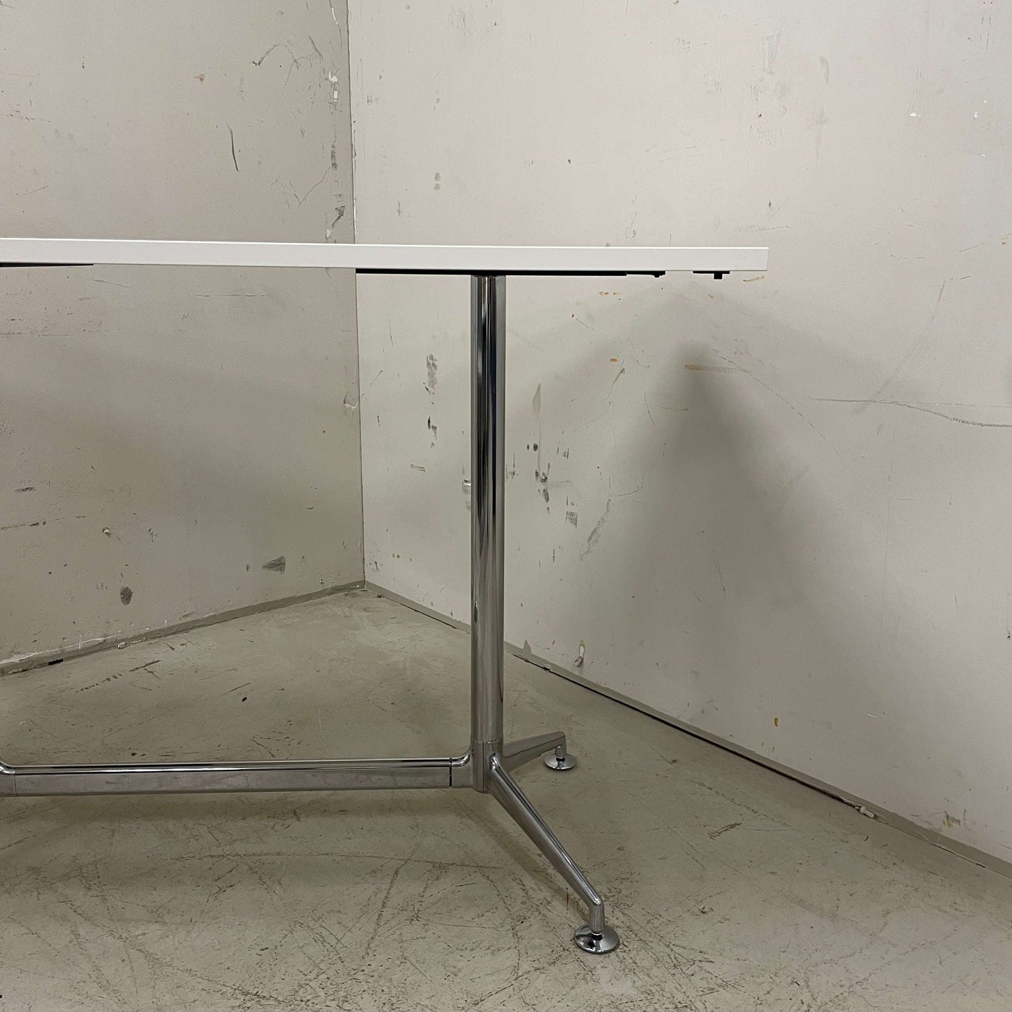 Brunner Fina Stehtisch weiß mit Chromgestell und rechteckiger Tischplatte 160x80 cm, höhe 110 cm