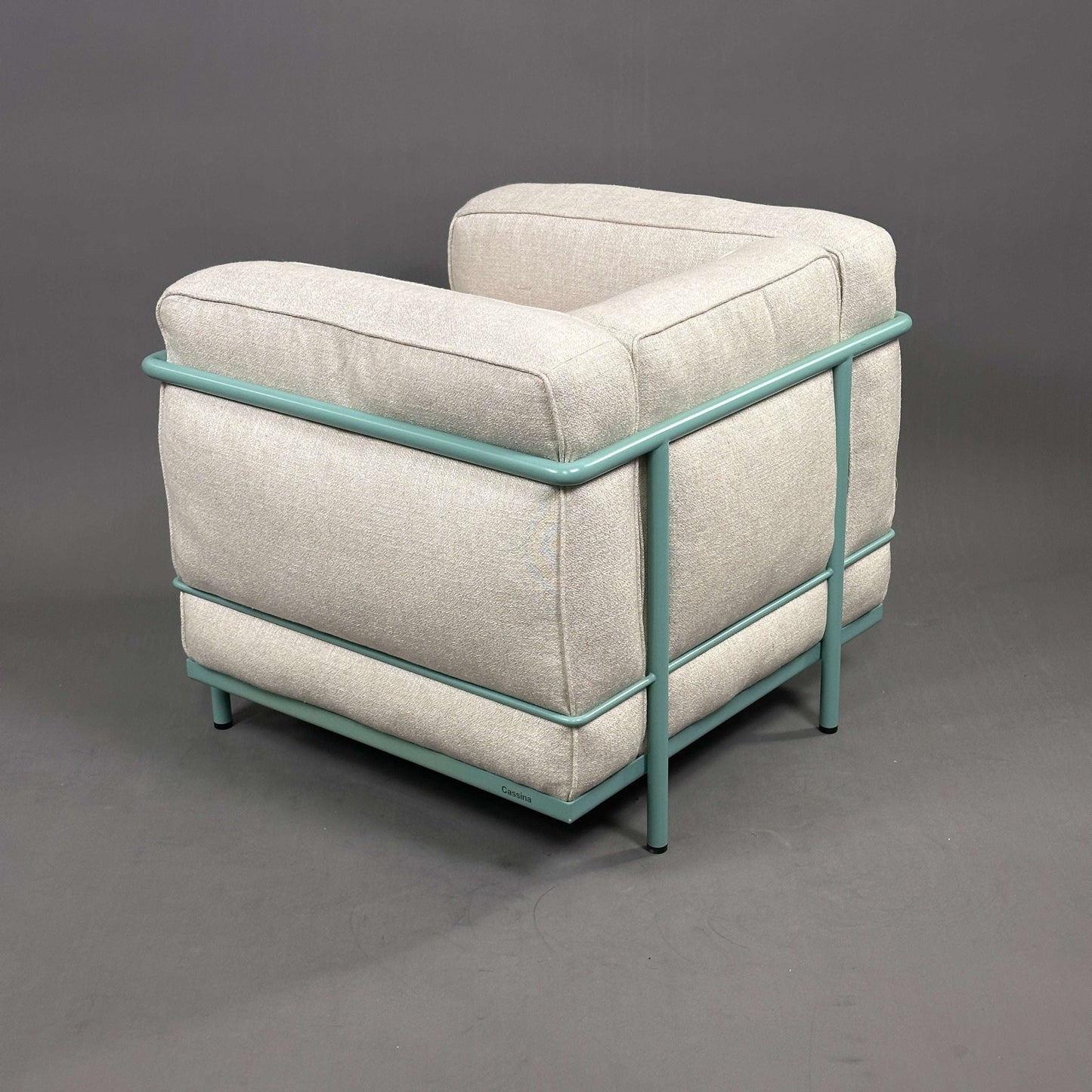 Cassina LC2 Sessel aus beigem Leinenstoff mit türkis pulverbeschichtetem Stahlrohrgestell in sehr gutem Secondhand-Zustand