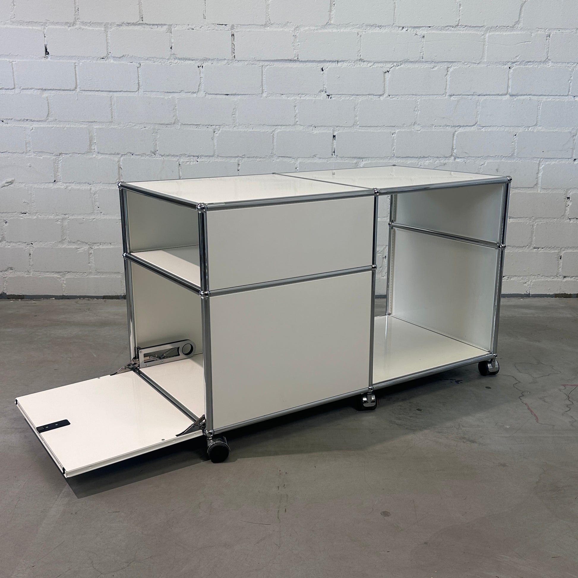 Technikregal 102,5x52,5x63mm weiß 1x Klappe seitlich
