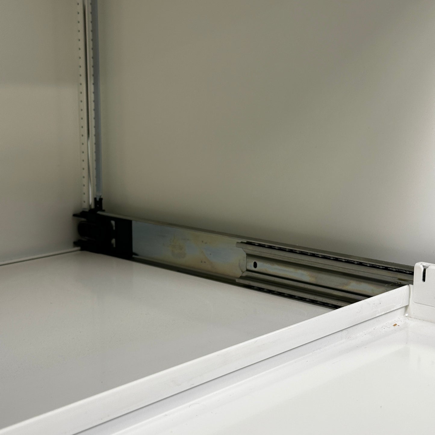 USM Haller 1x3 Highboard 50er tief weiß / schwarz