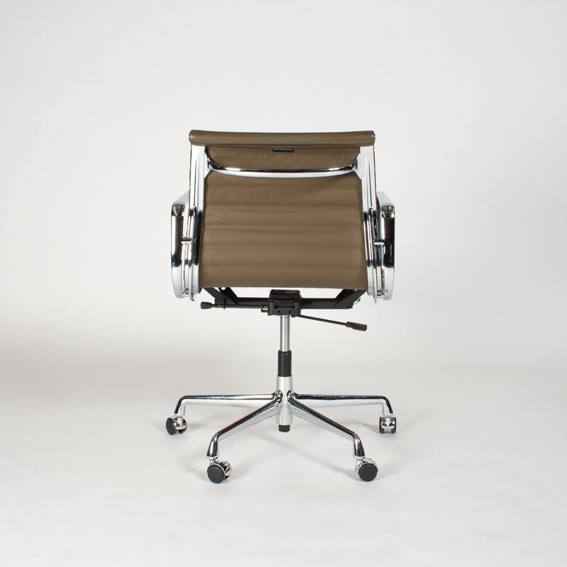 Vitra EA 117 Leder braun