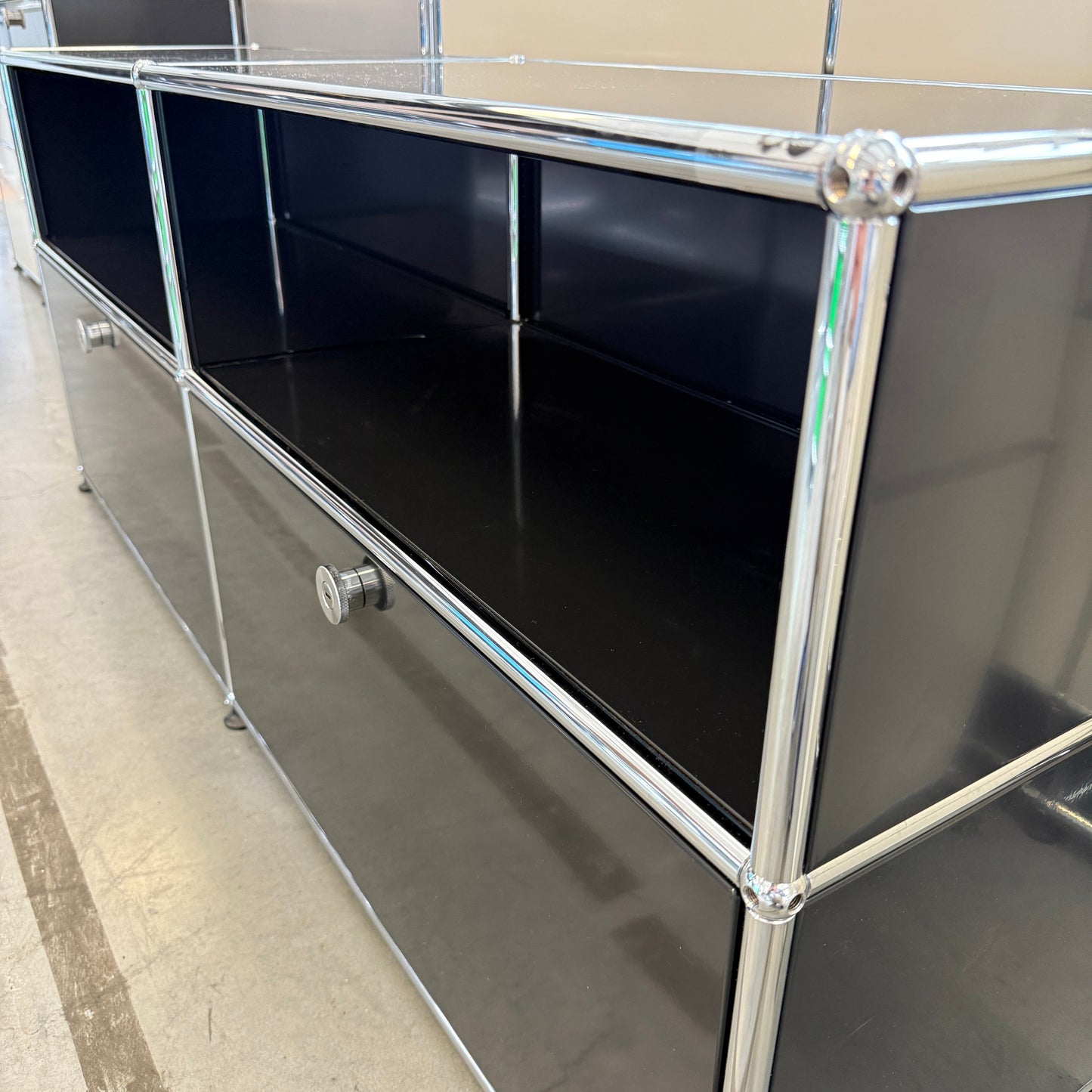 USM Haller Sideboard 2x2 schwarz 2 Klappen