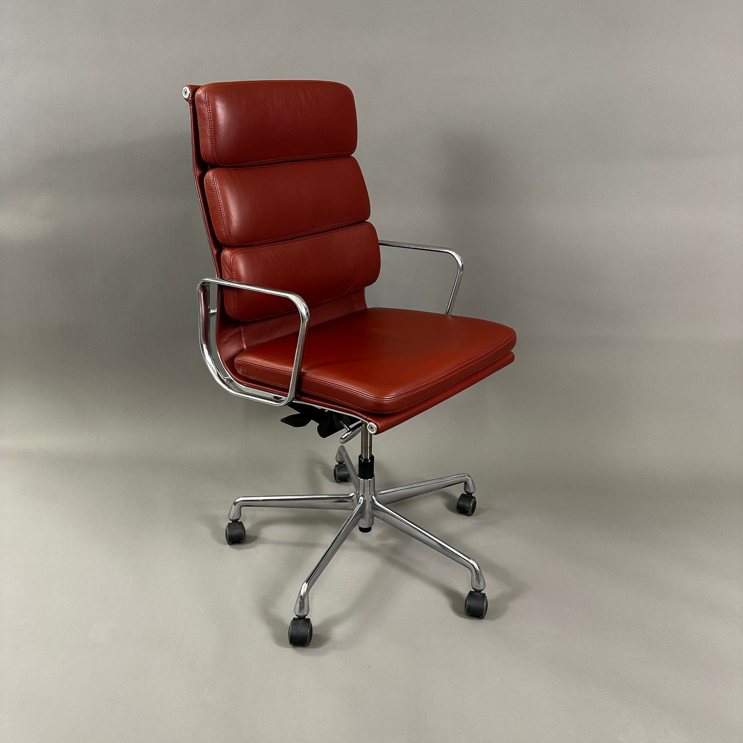 Vitra EA219 braun gebraucht