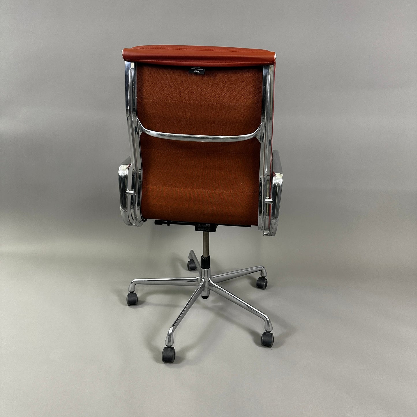 Vitra EA219 secondhand
