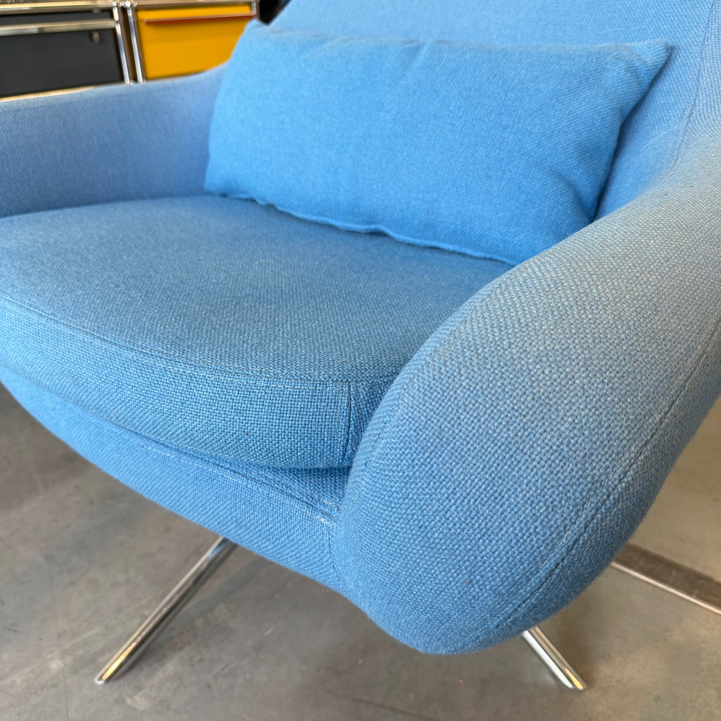 Noomi Softline Lounge Sessel blau