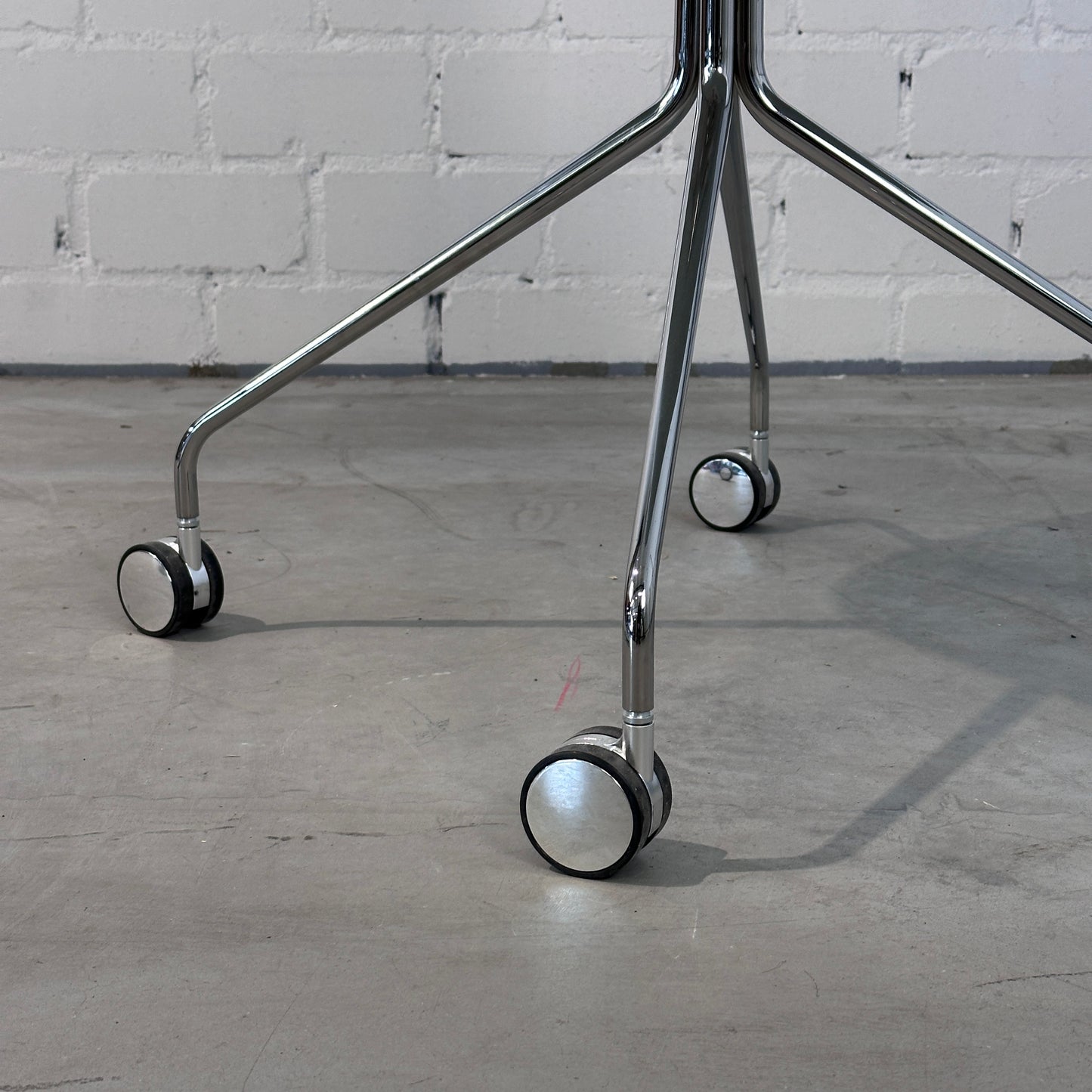 Brunner Crona Light mit Rollen + Polster hellblau