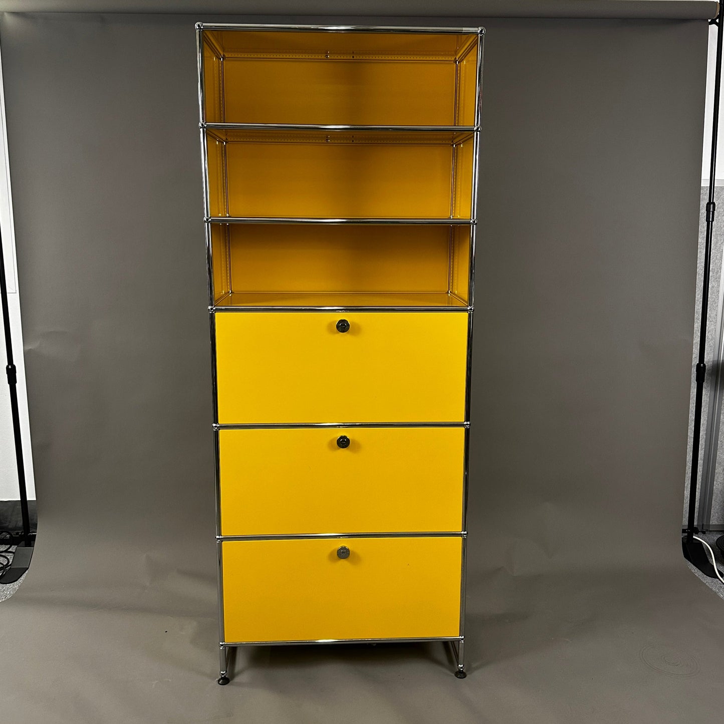 USM Haller Highboard goldgelb 35cm tief 3 Fächer / 3 Klappen