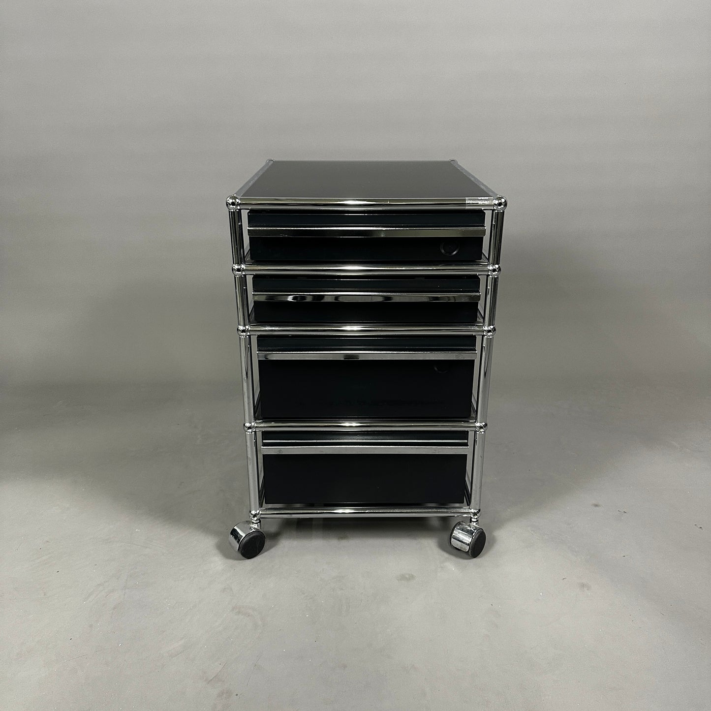 USM Haller Rollcontainer schwarz (4 Auszüge)