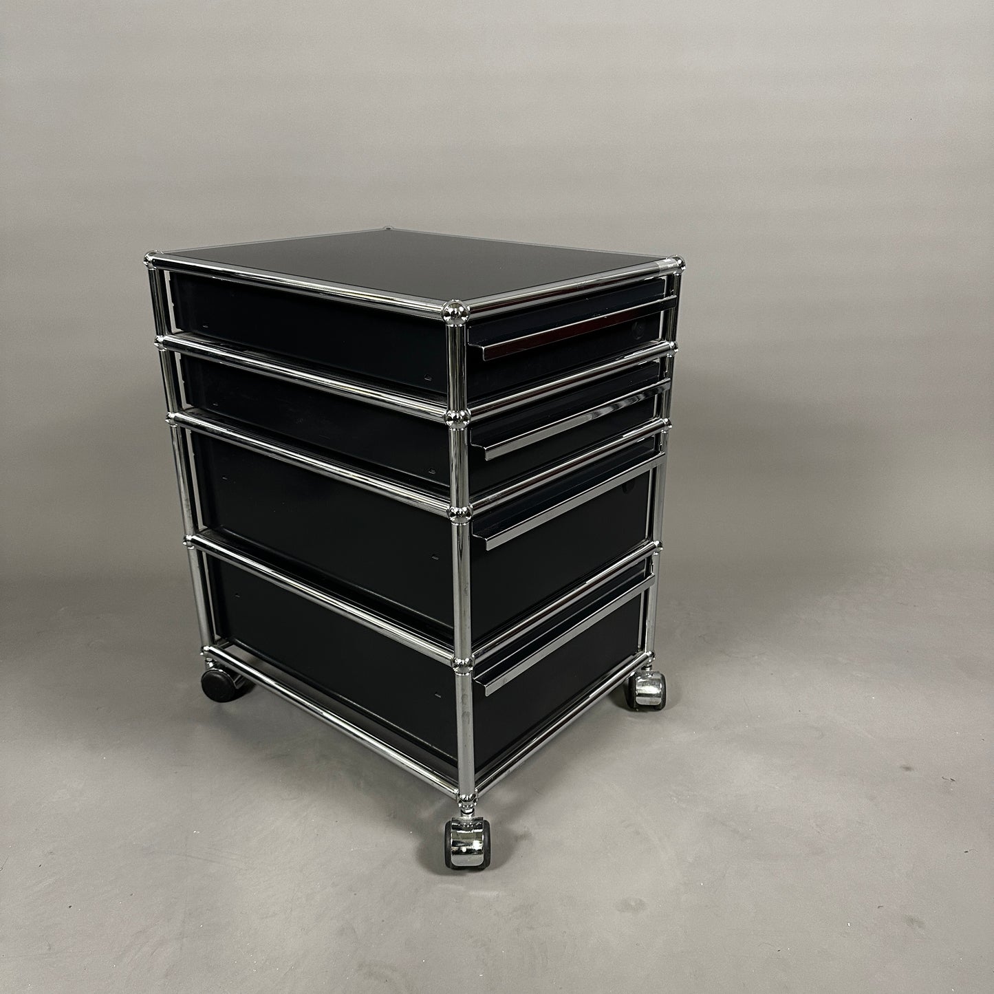 USM Haller Rollcontainer schwarz (4 Auszüge)