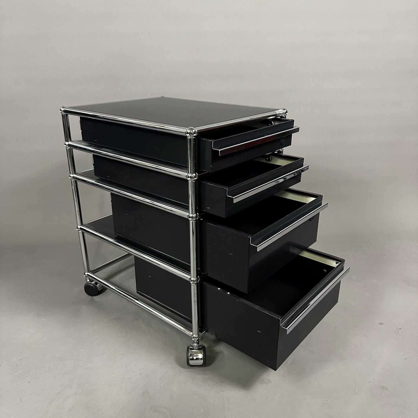 USM Haller Rollcontainer schwarz (4 Auszüge)