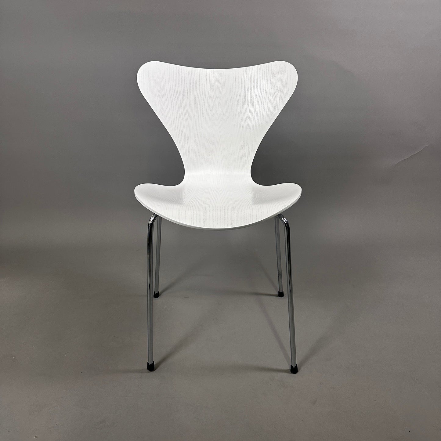 Fritz Hansen Serie 7 Stapelstuhl Holz weiß lasiert