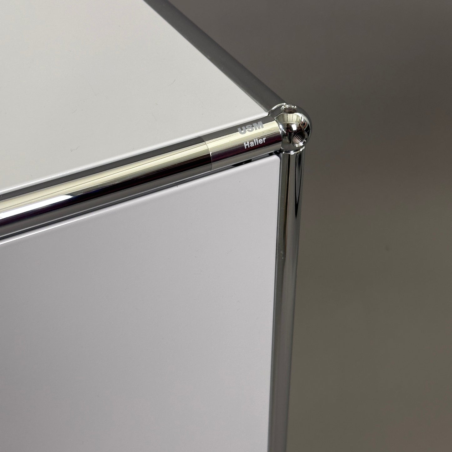 USM Haller Highboard lichtgrau 1x4 mit 4 Auszügen (1. Gen.)