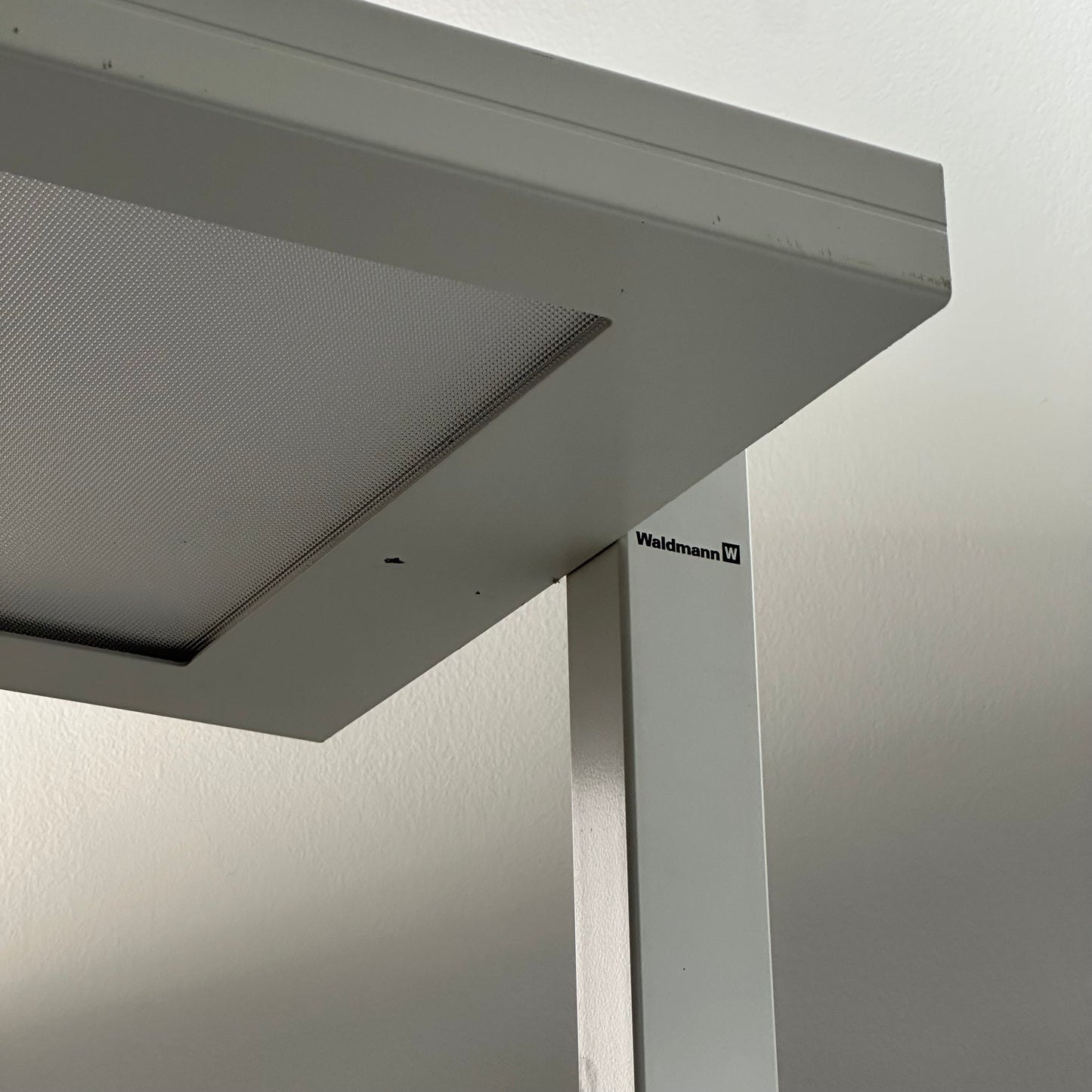 Waldmann Lavigo LED Stehlampe weiß
