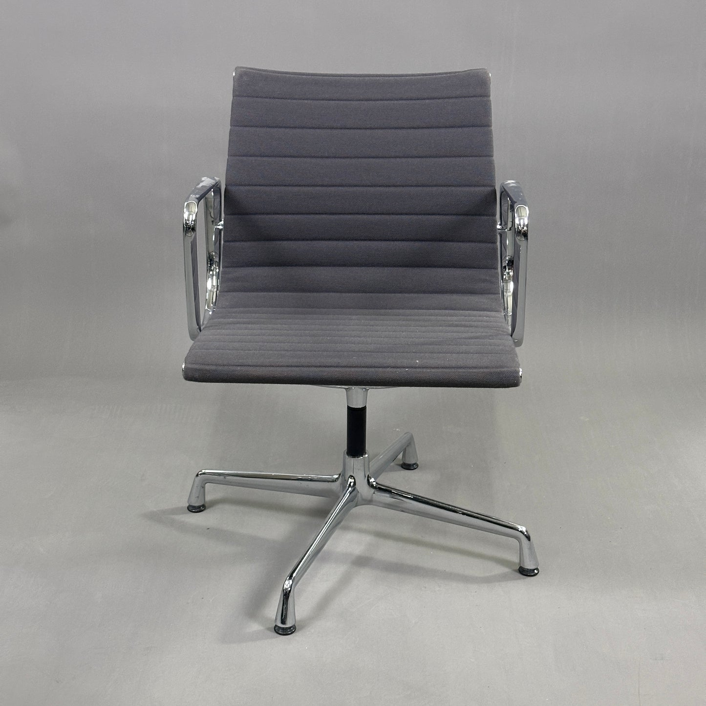 Vitra EA 108 Hopsak grau