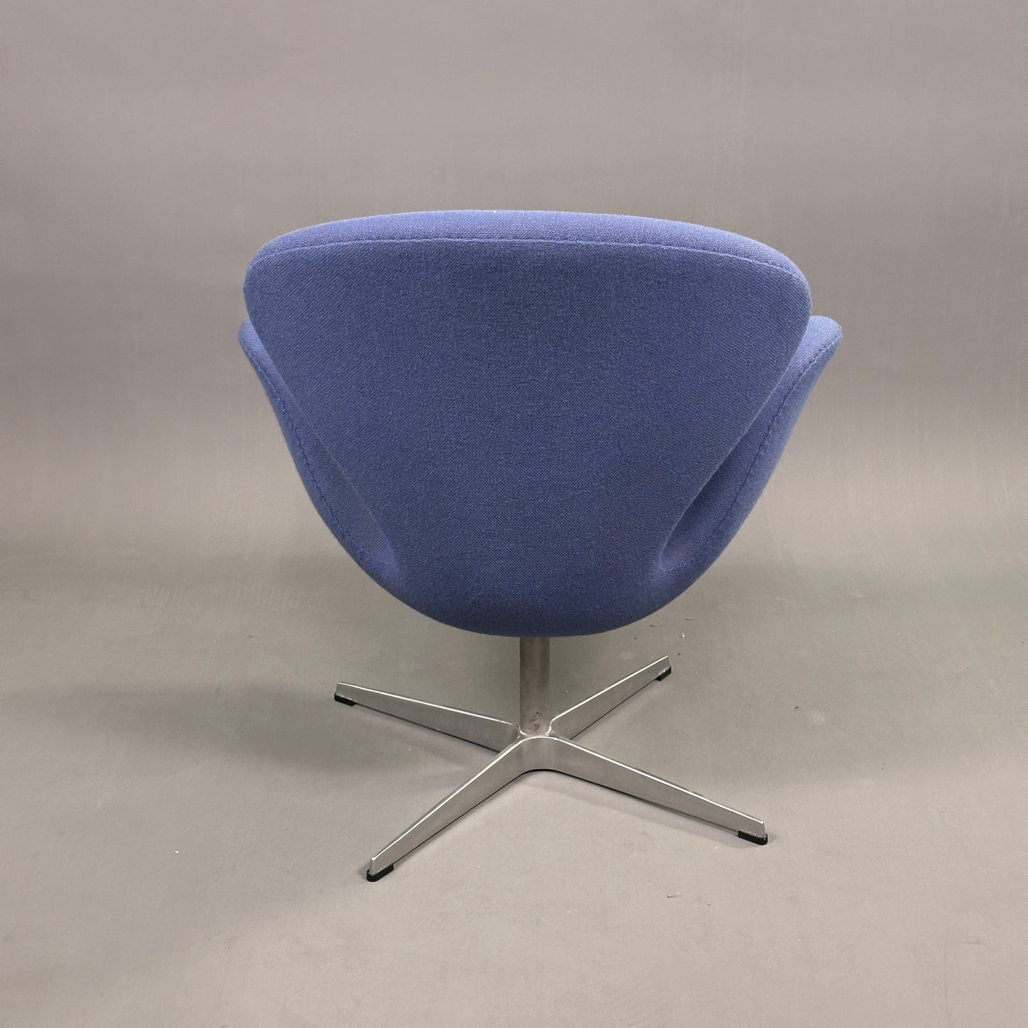 Fritz Hansen Swan Chair Hellblau