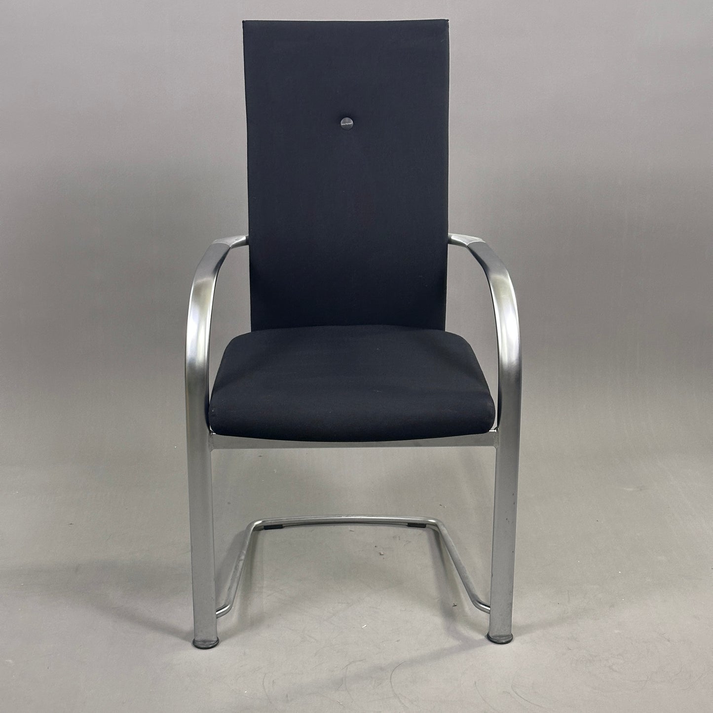 Fritz Hansen Freischwinger Spin schwarz chrom