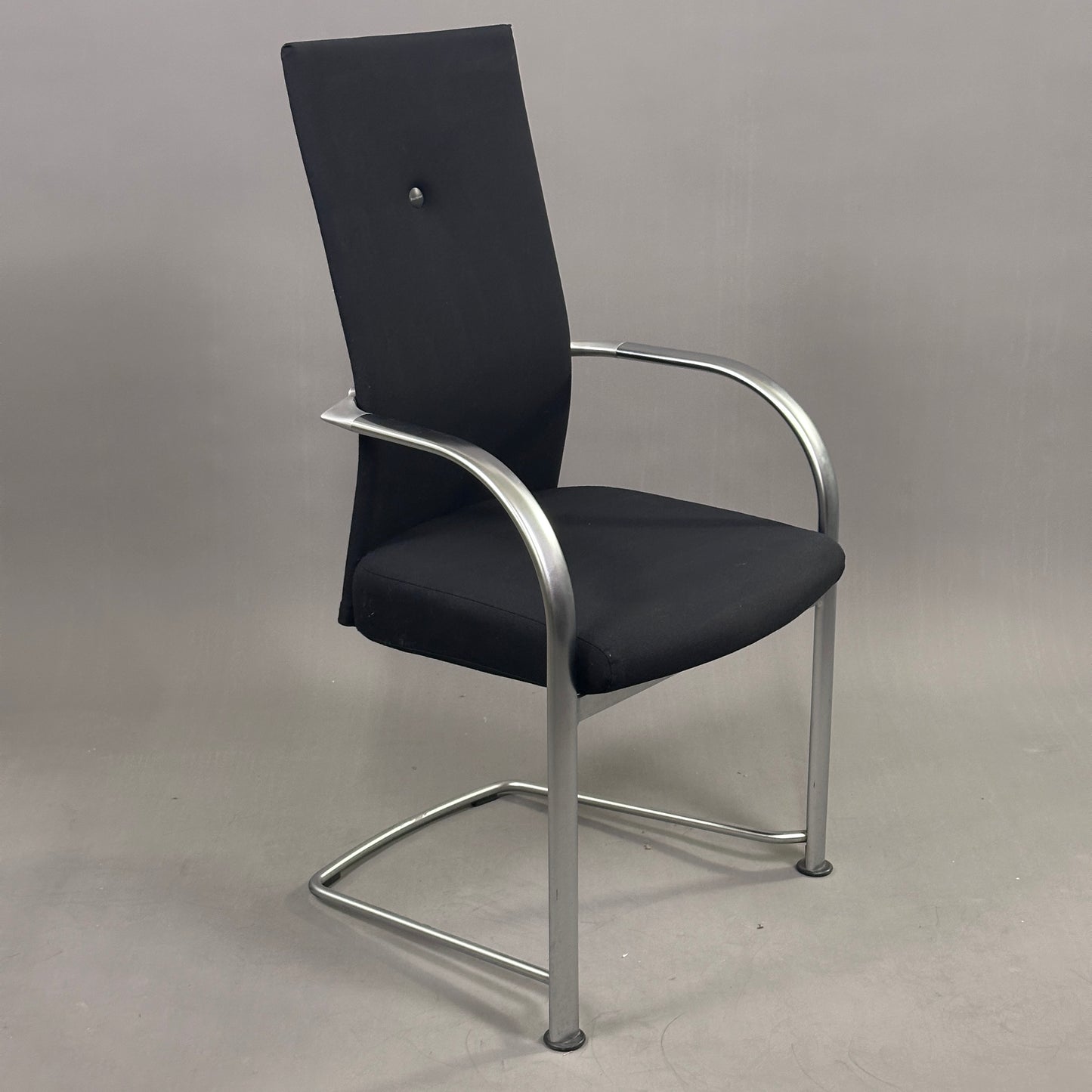 Fritz Hansen Freischwinger Spin schwarz chrom