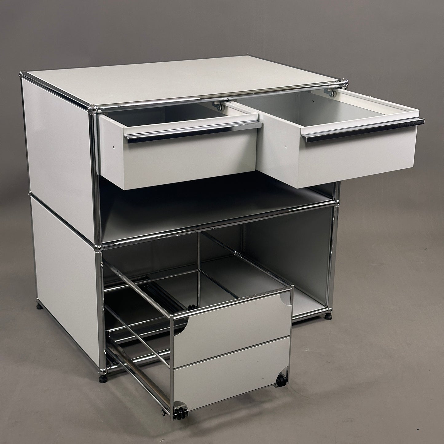 USM Haller Sideboard 1x2 lichtgrau