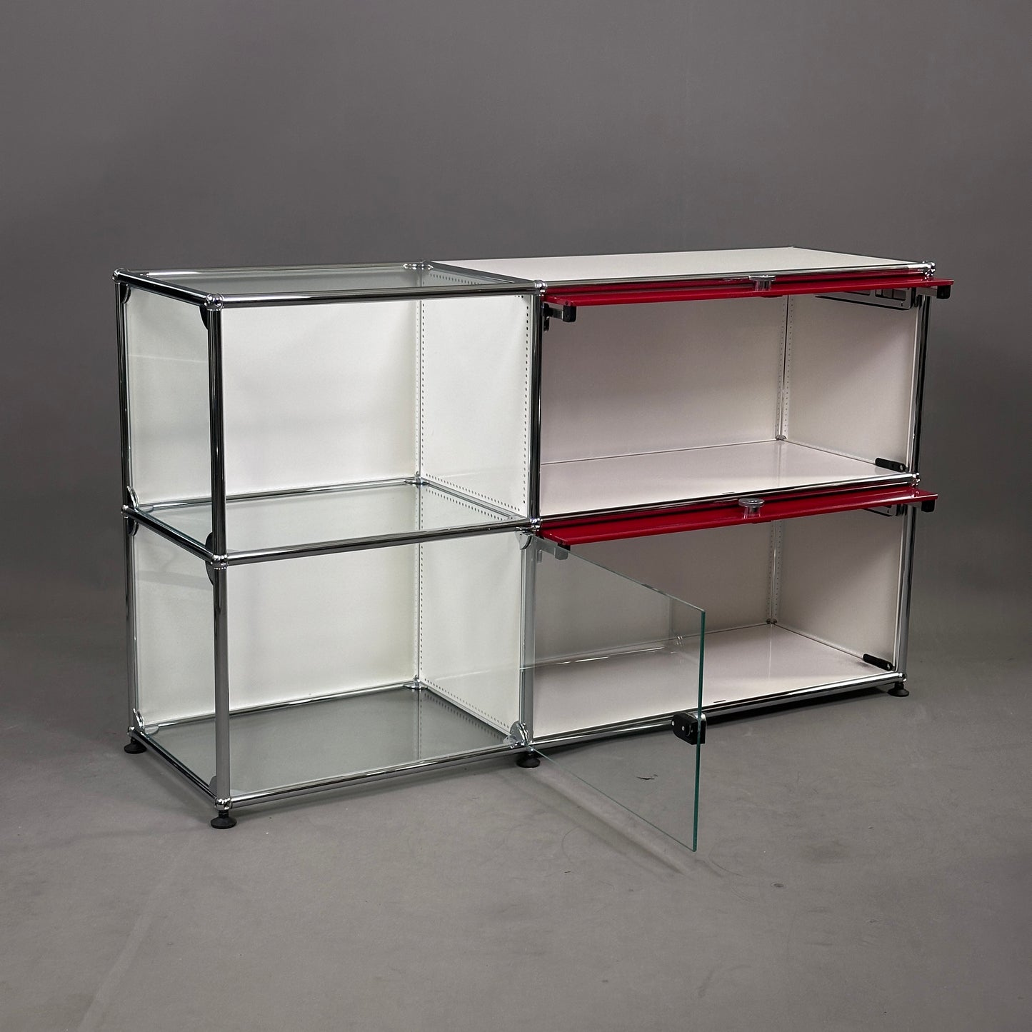 USM Haller Highboard 2x2 weiß/rubinrot/glas