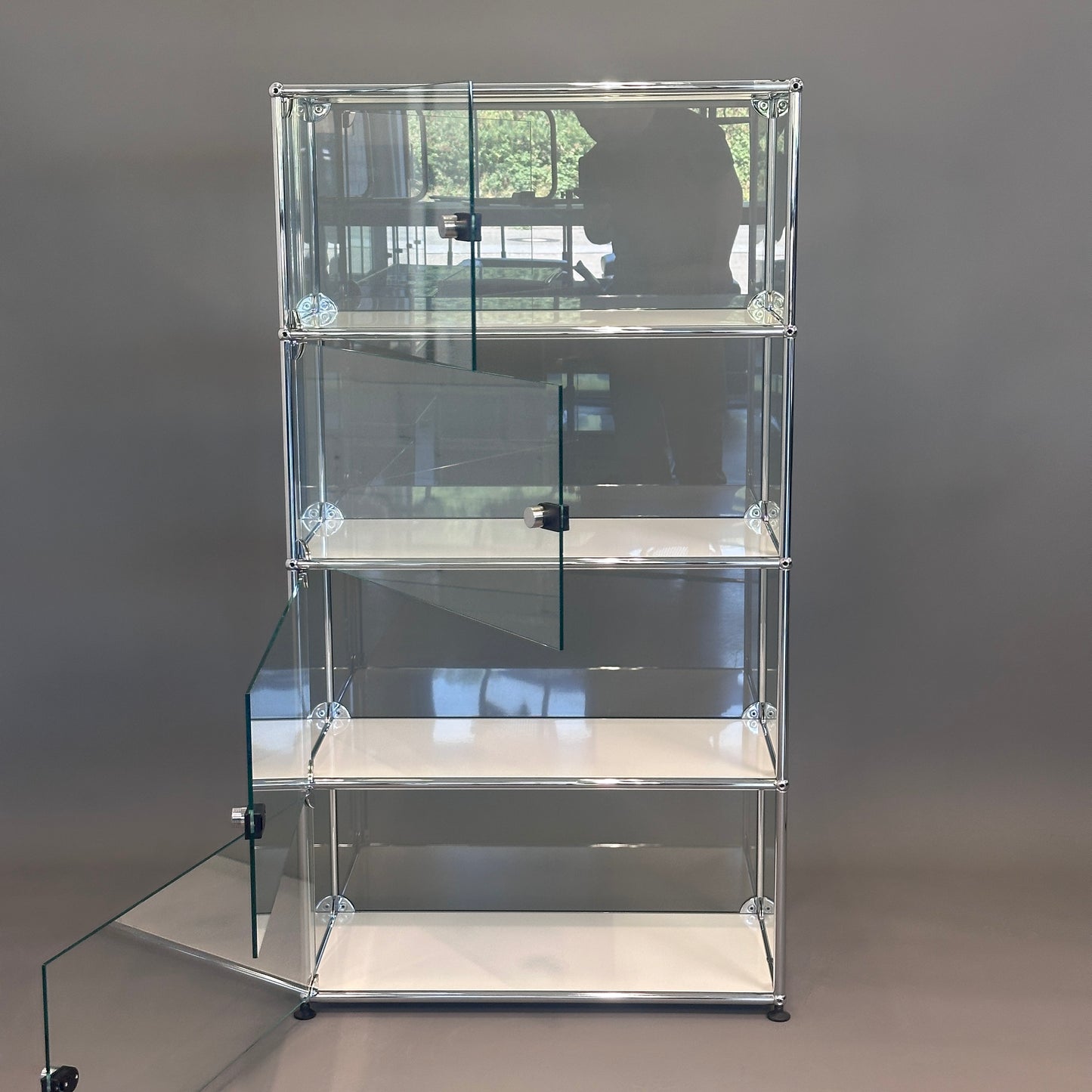 USM Haller Highboard Vitrine 1x4 Glas / weiß
