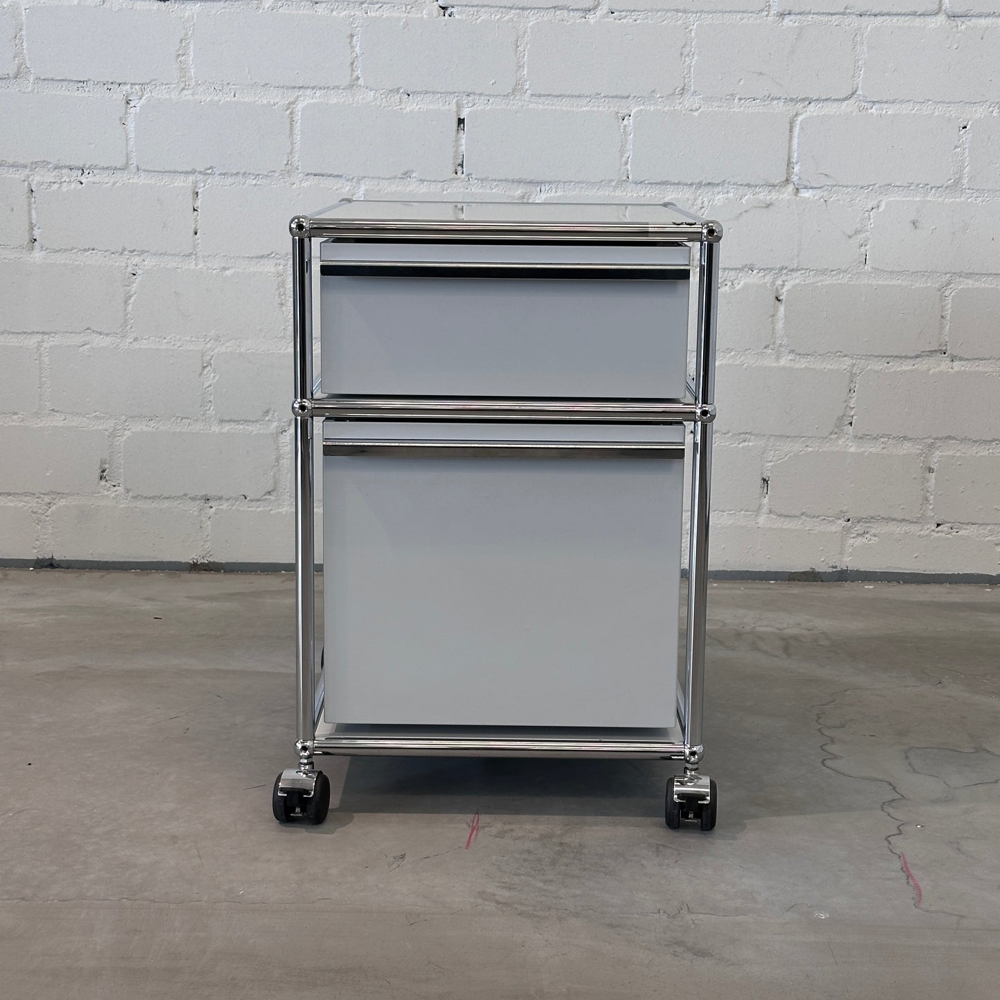 USM Haller Rollcontainer Lichtgrau (2 Auszüge)