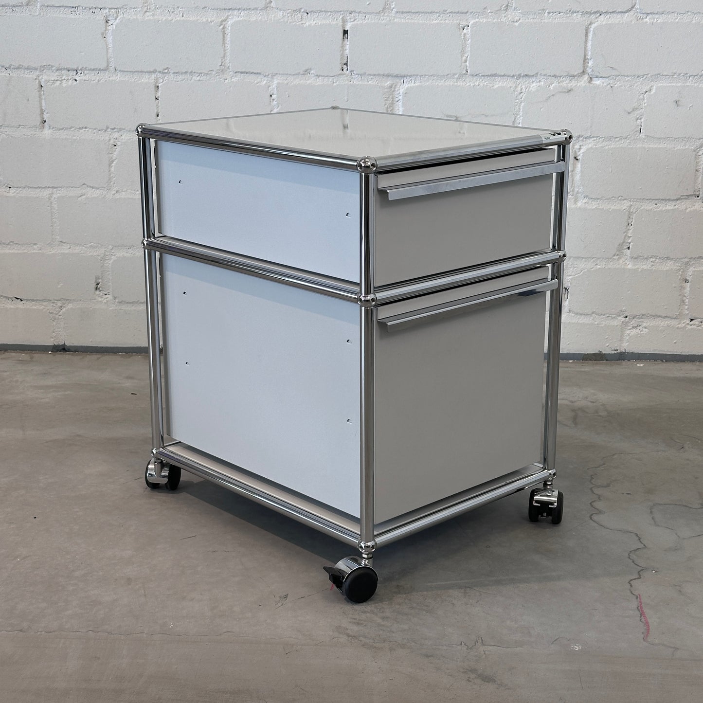 USM Haller Rollcontainer Lichtgrau (2 Auszüge)