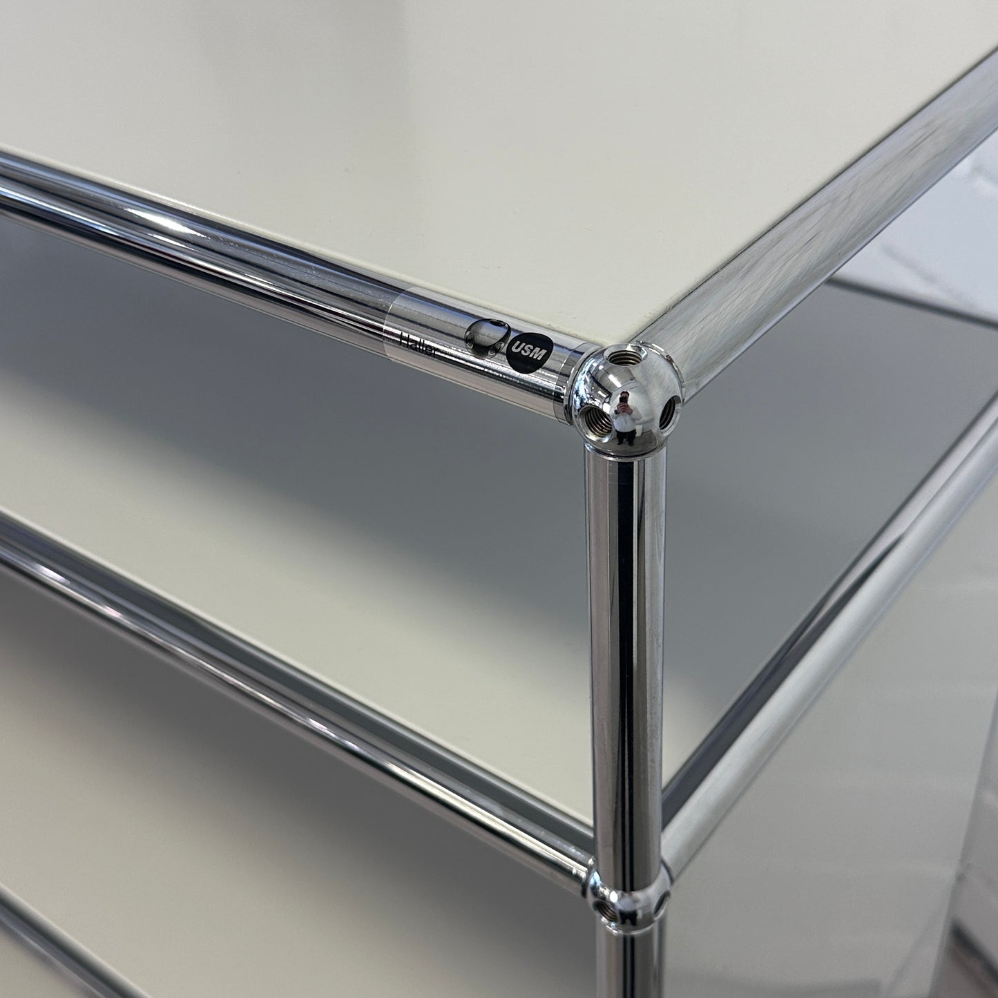 USM Haller Highboard 1x4 lichtgrau offen (1. Gen.)