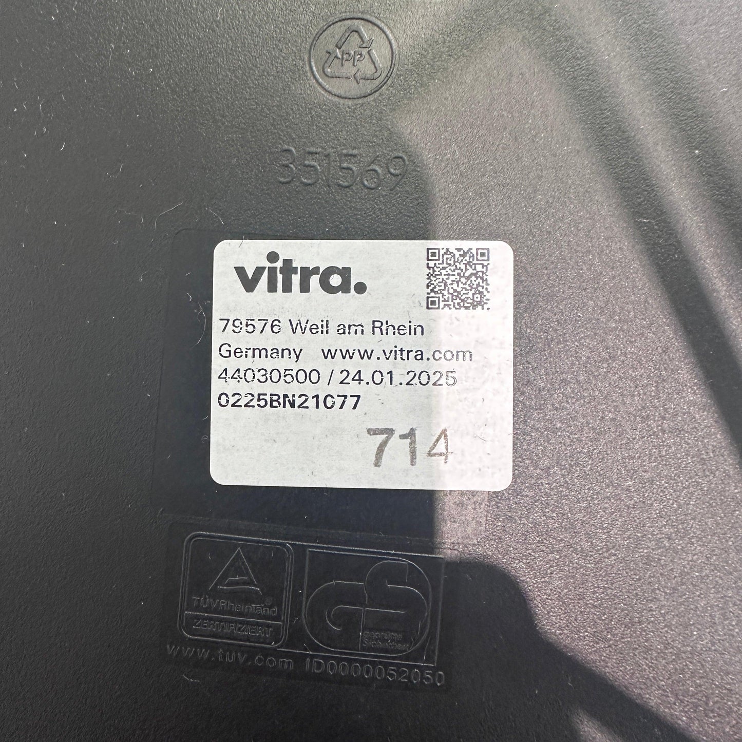 Vitra Eames Plastic Side Chair DSR schwarz