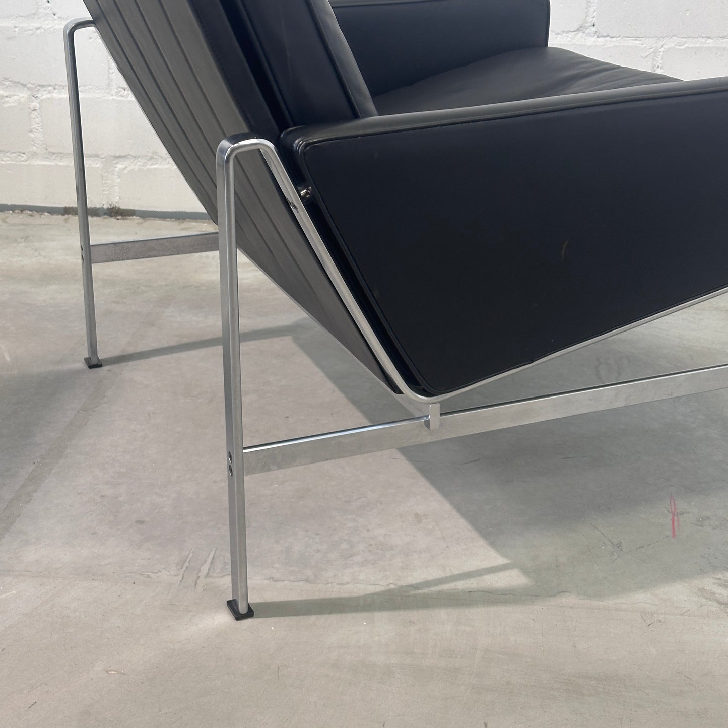 Kill International Sessel Modell 6720 Leder schwarz