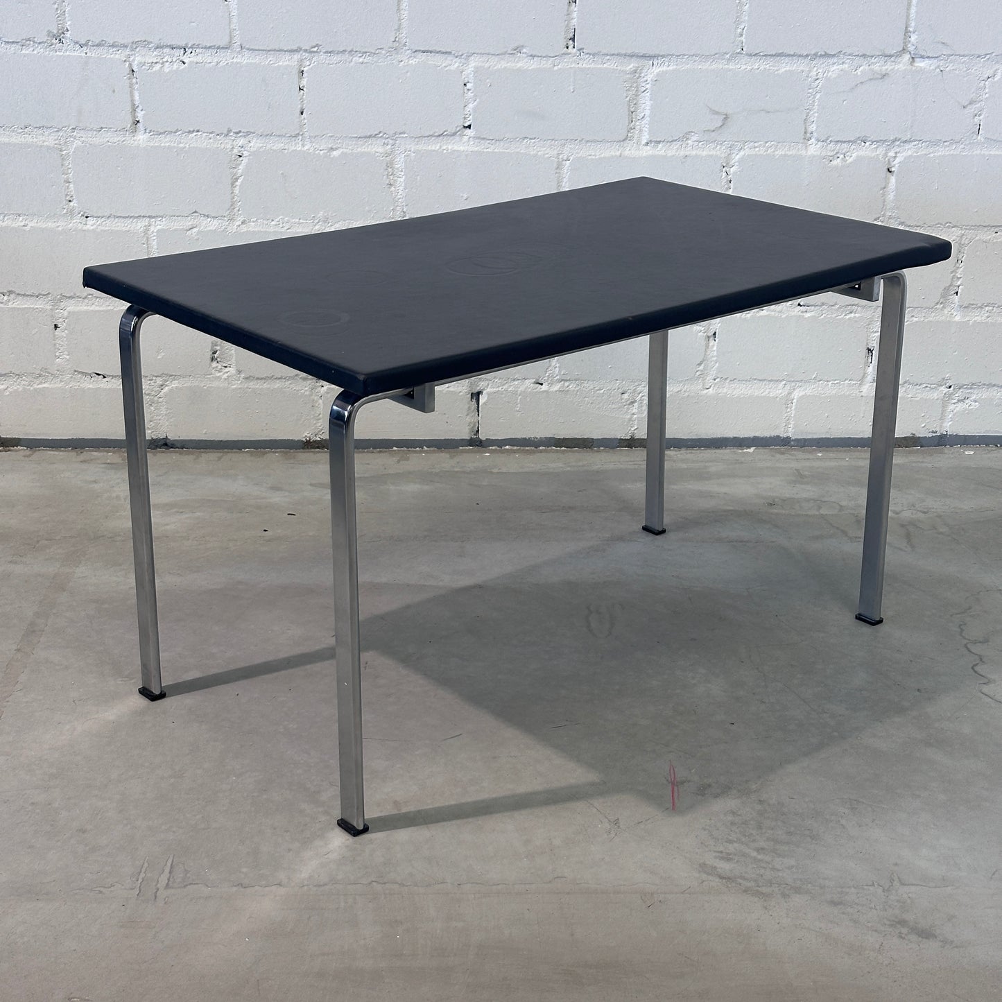 Kill International Beistelltisch T92 Leder schwarz