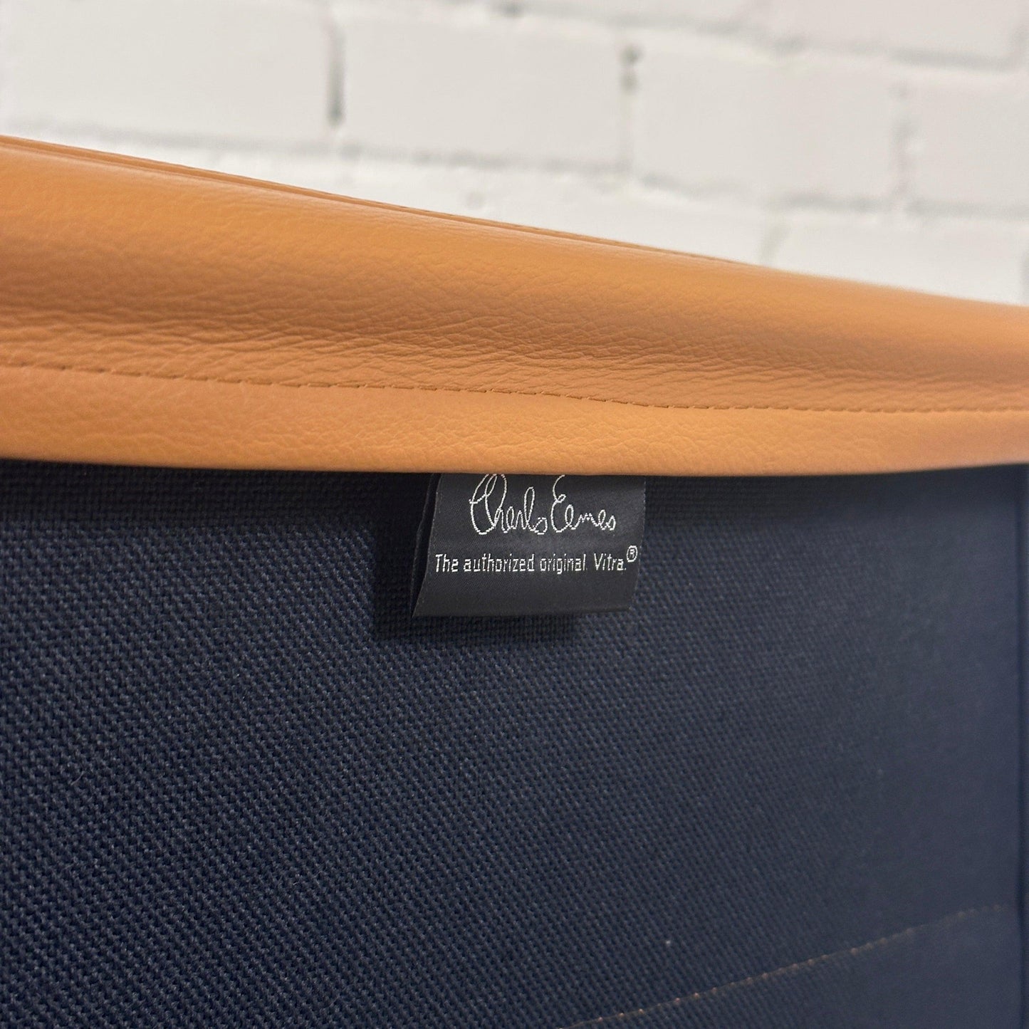 Vitra EA 219 Softpad Leder hellbraun