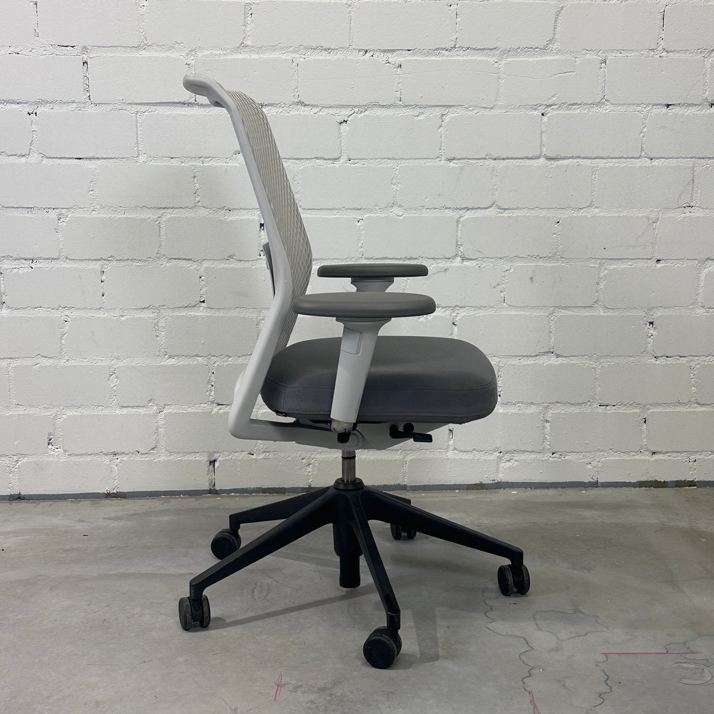 Vitra ID Mesh hellgrau