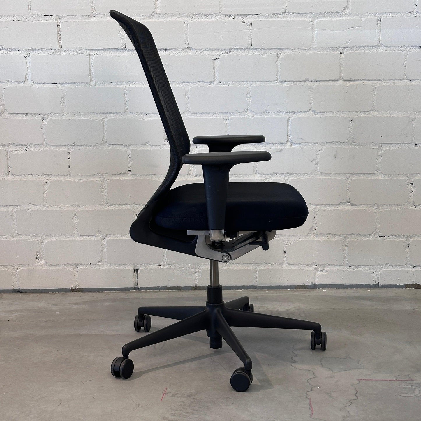 Vitra Medapro Bürostuhl schwarz