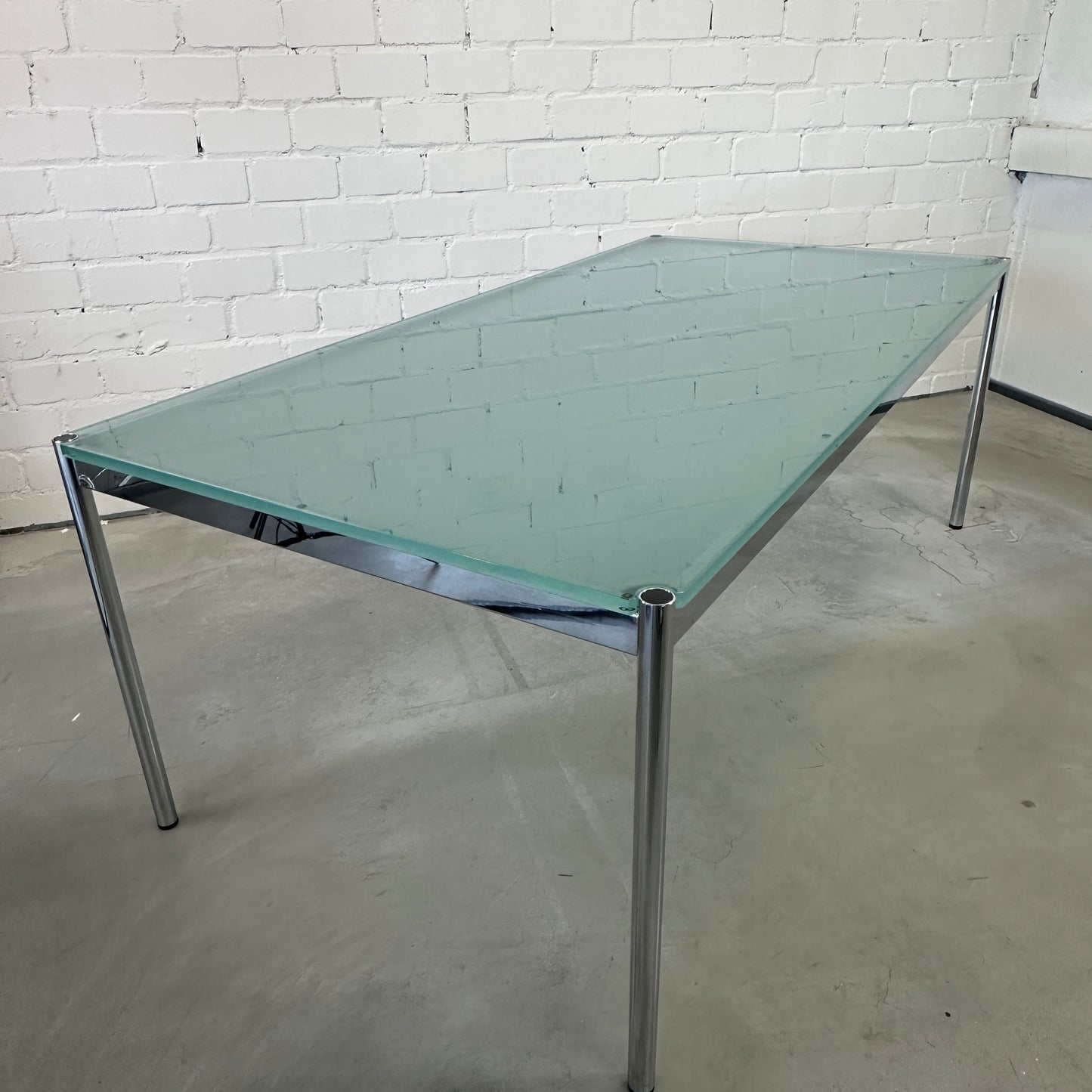 USM Haller Tisch 200x100cm Glas satiniert