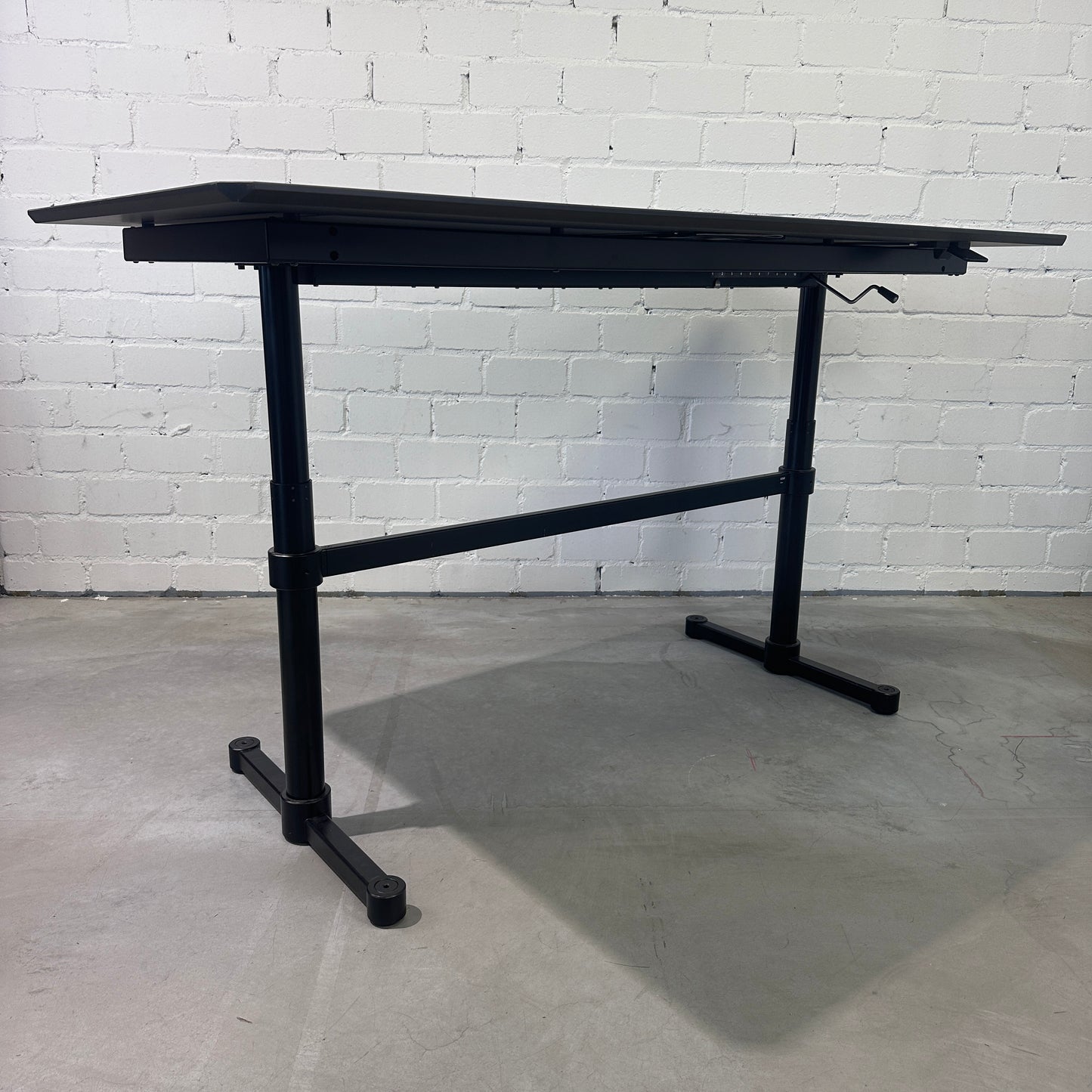 USM Kitos M Schreibtisch höhenverstellbar schwarz 180x90cm
