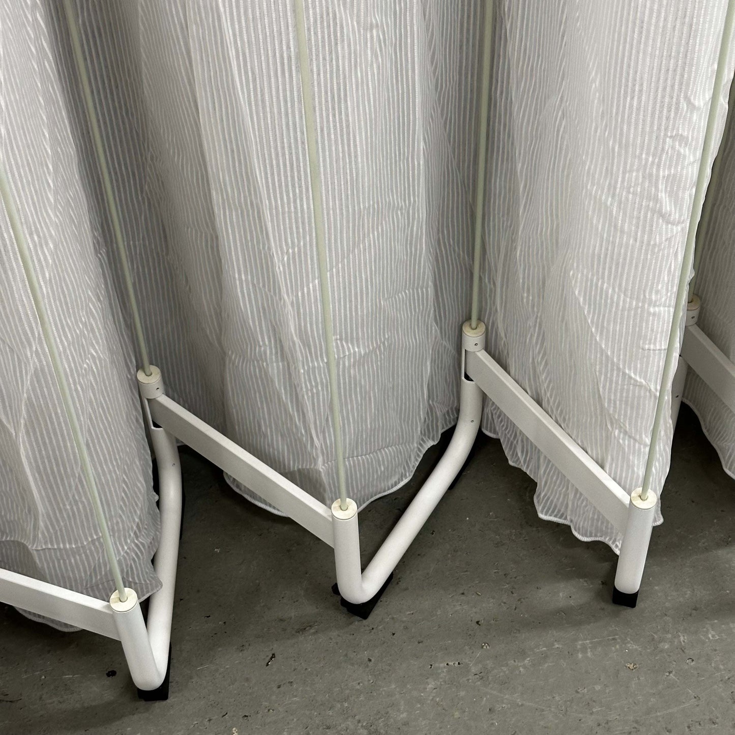 Interstuhl Paravent 3m white folding room divider with metal frame and striped fabric panels