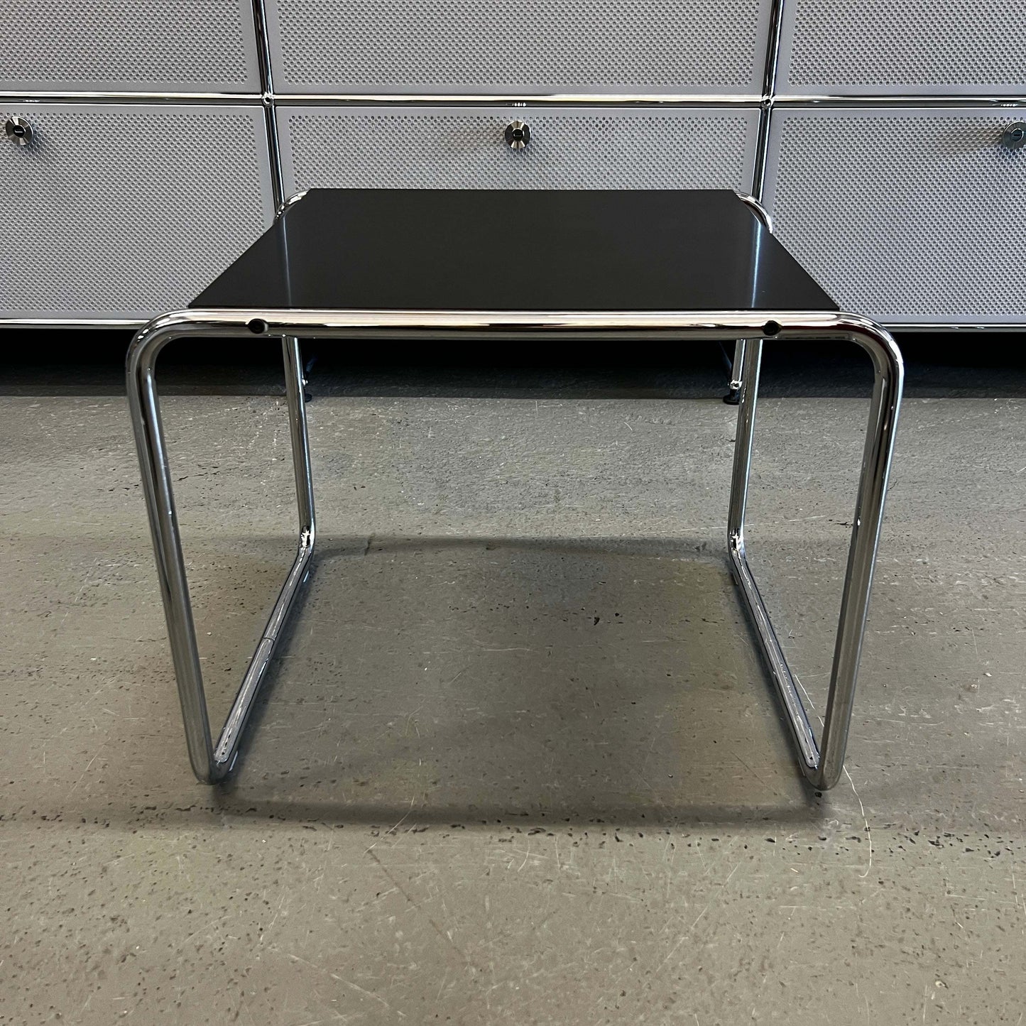 Knoll Breuer Laccio black side table with chrome frame and 55x45x48cm dimensions
