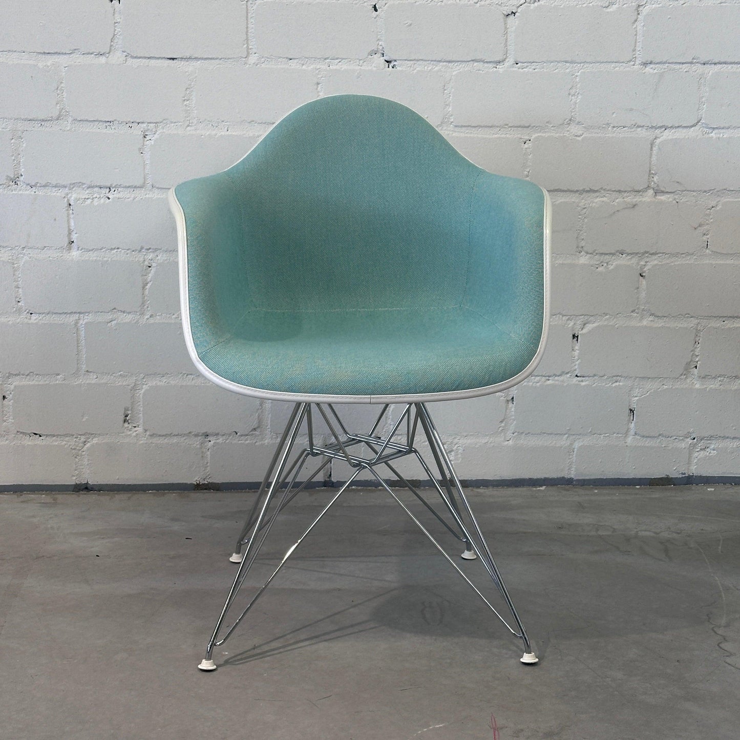 Vitra DAR Plastic Armchair weiß / türkis