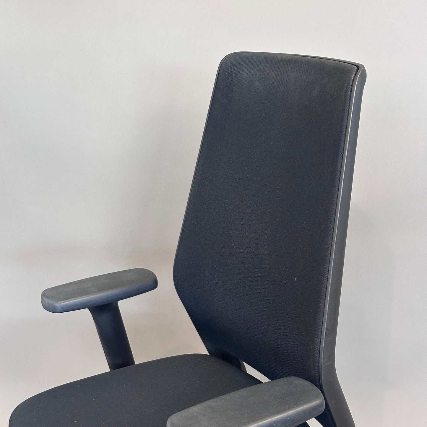 Kusch & Co Sao Paulo Bürostuhl schwarz mit Höhenverstellung und 2D-Armlehnen