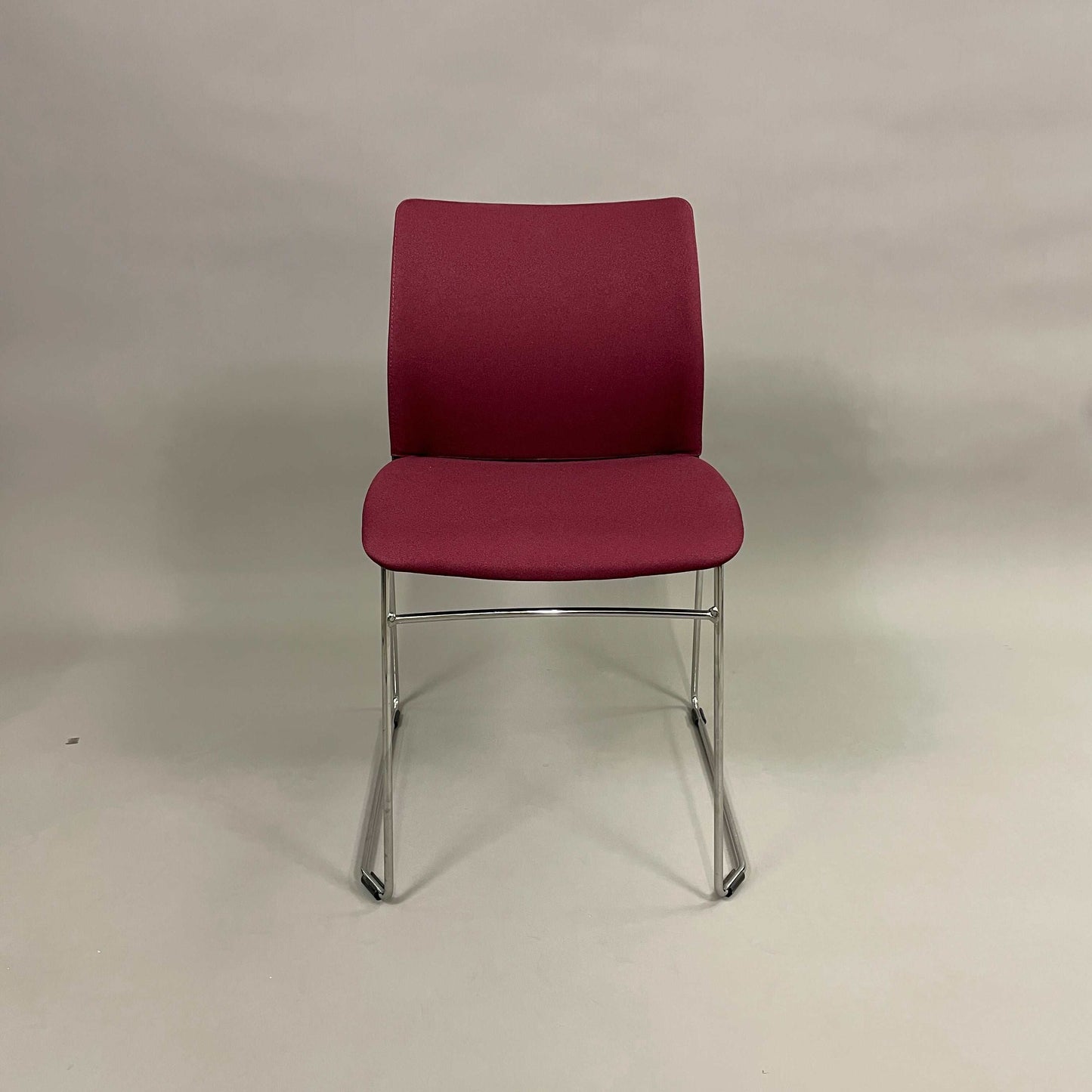 LD Seating Stapelstuhl Trend 522 gepolstert dunkelrot mit Chromgestell, stapelbar