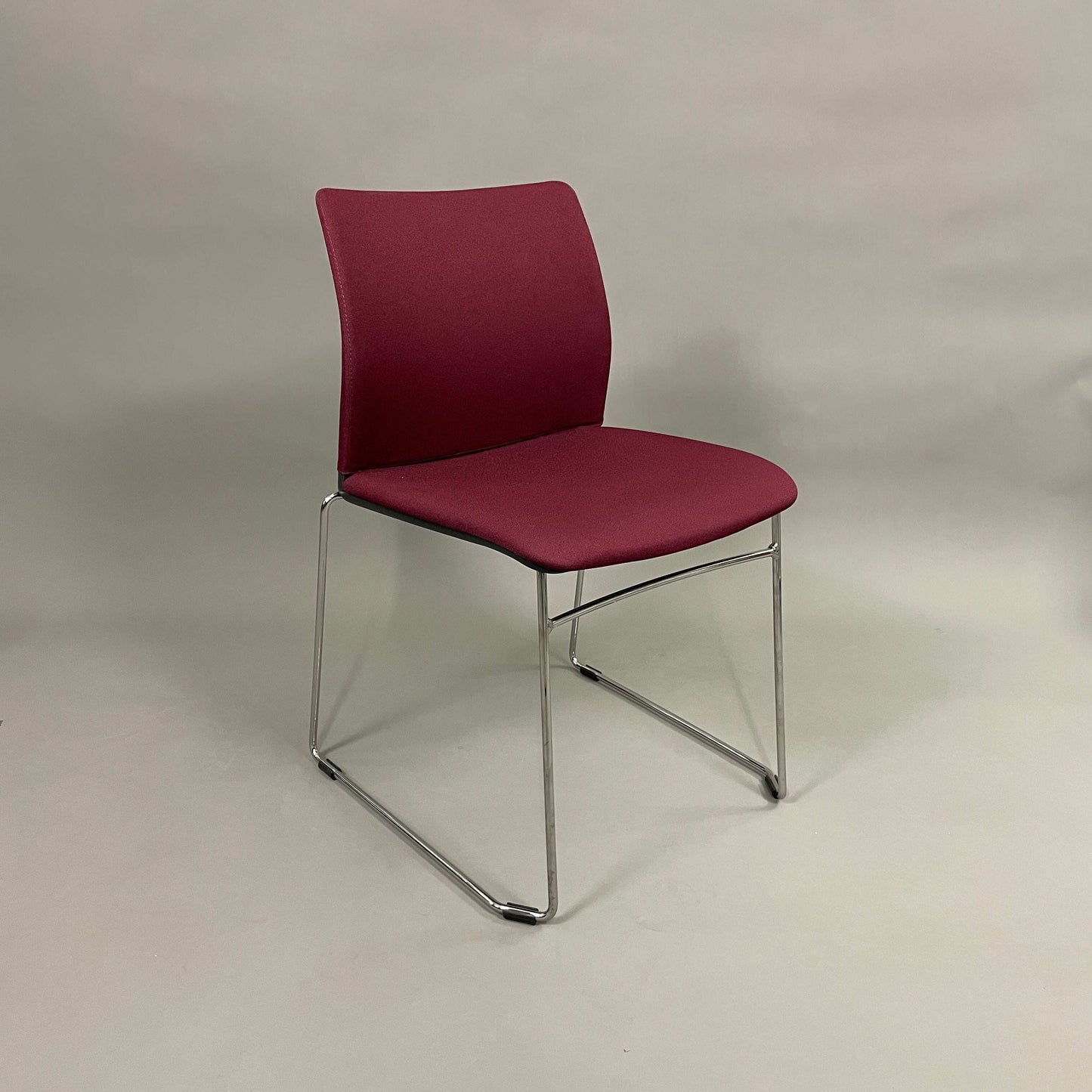 LD Seating Stapelstuhl Trend 522 gepolstert dunkelrot mit Chromgestell stapelbar