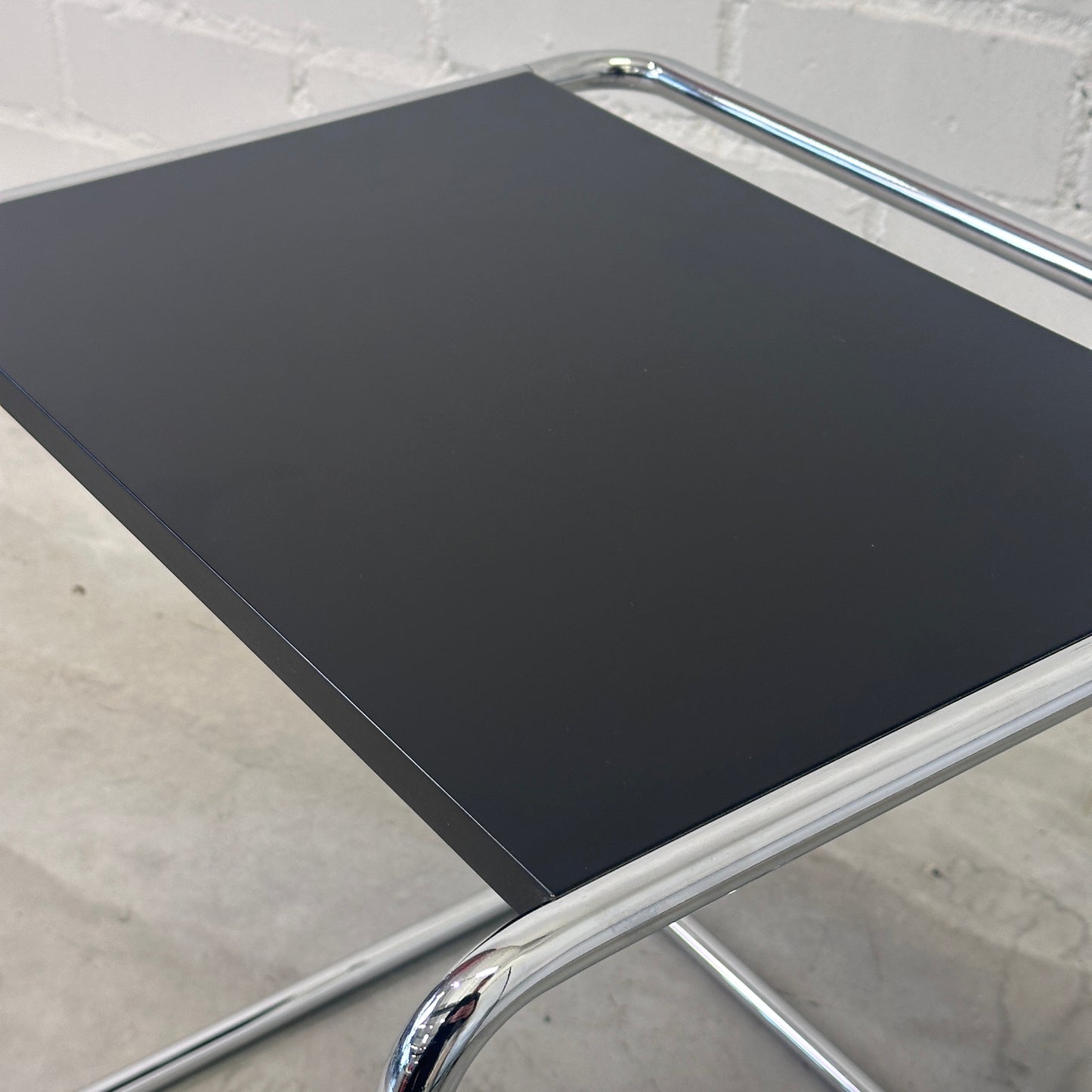 Thonet B97 B Beistelltisch schwarz