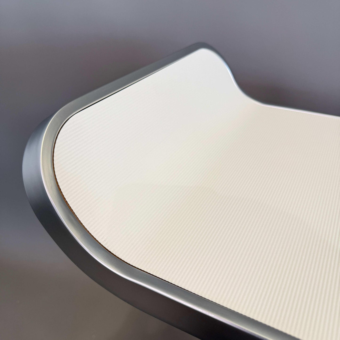 LaPalma Barhocker LEM weiß geriffelte Sitzfläche poliertes Gestell drehbar höhenverstellbar