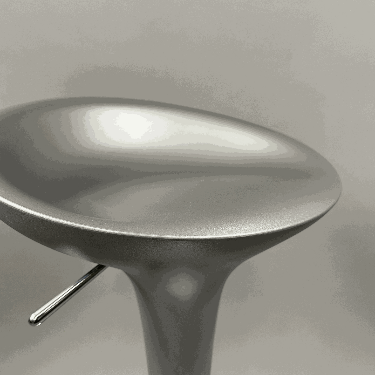 Magis Bombo Barhocker silber drehbar höhenverstellbar Stahl verchromt modern Design